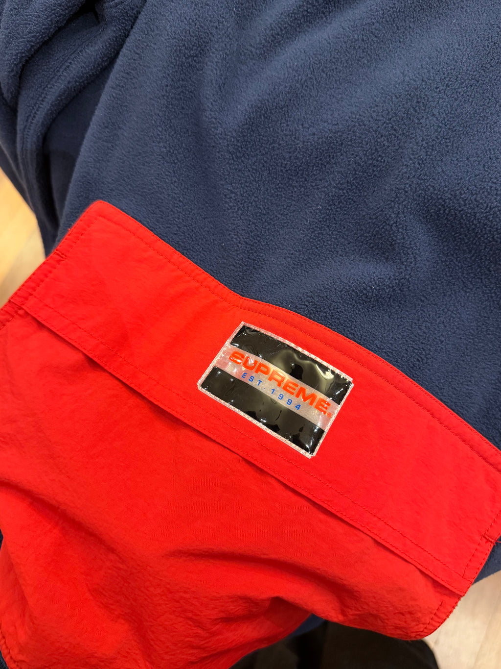 Supreme FW13 Fleece
Pullover -Navy Red