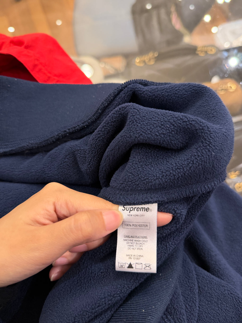 Supreme FW13 Fleece
Pullover -Navy Red