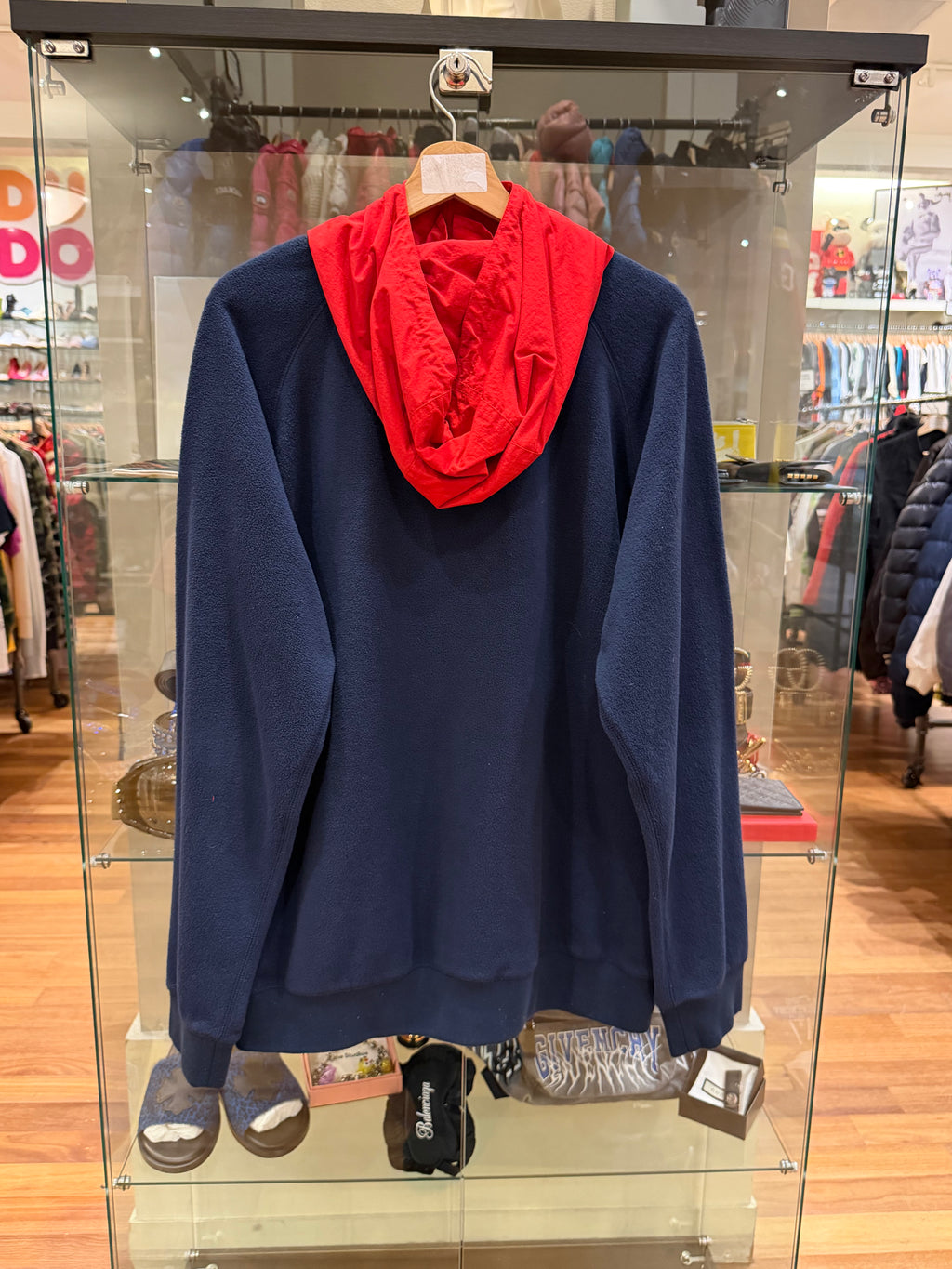 Supreme FW13 Fleece
Pullover -Navy Red