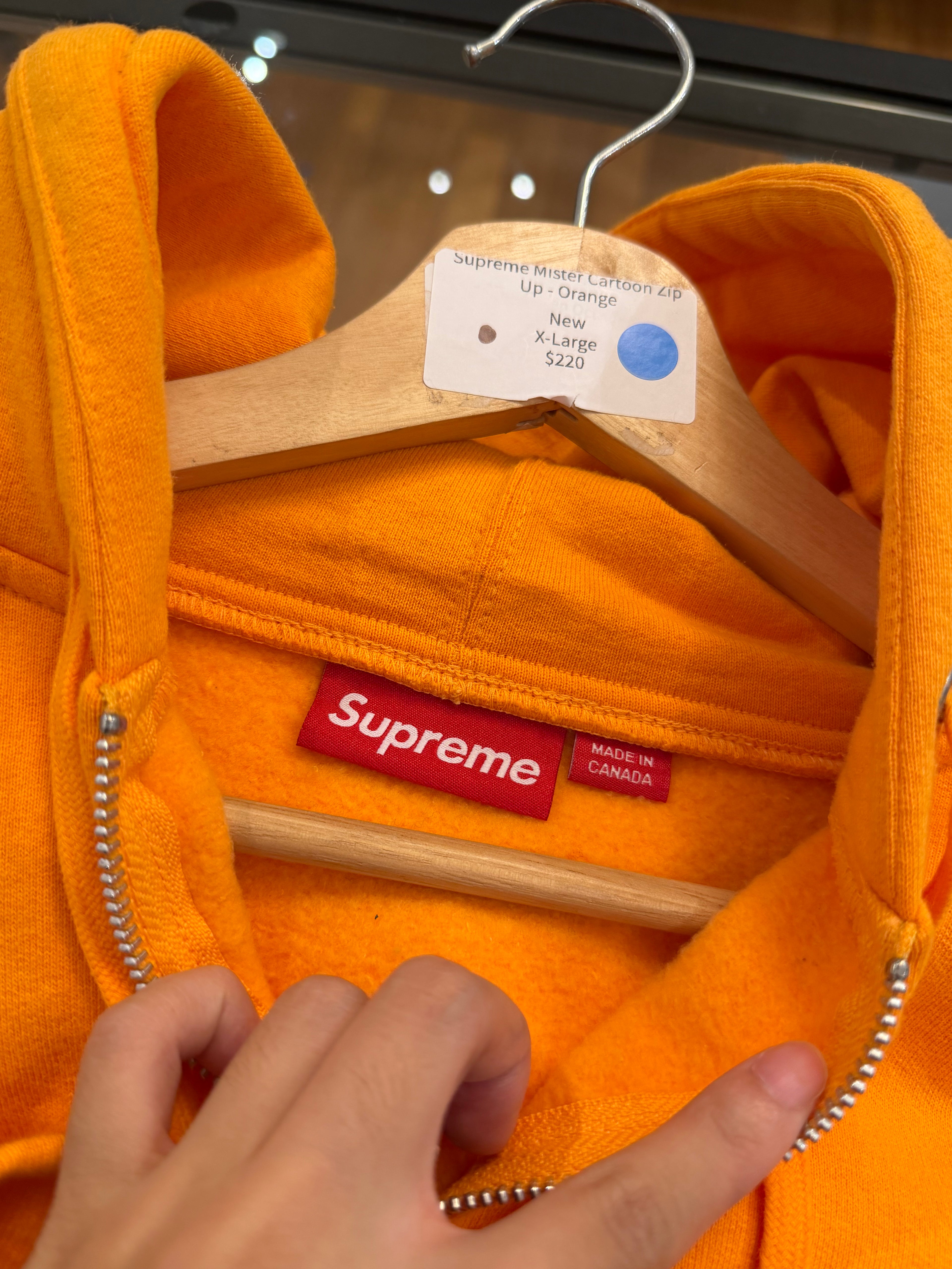 Supreme Mister Cartoon Lip
Up - Orange