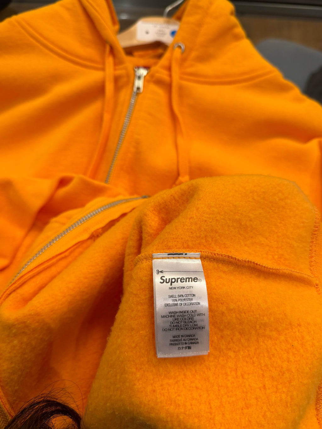 Supreme Mister Cartoon Lip
Up - Orange