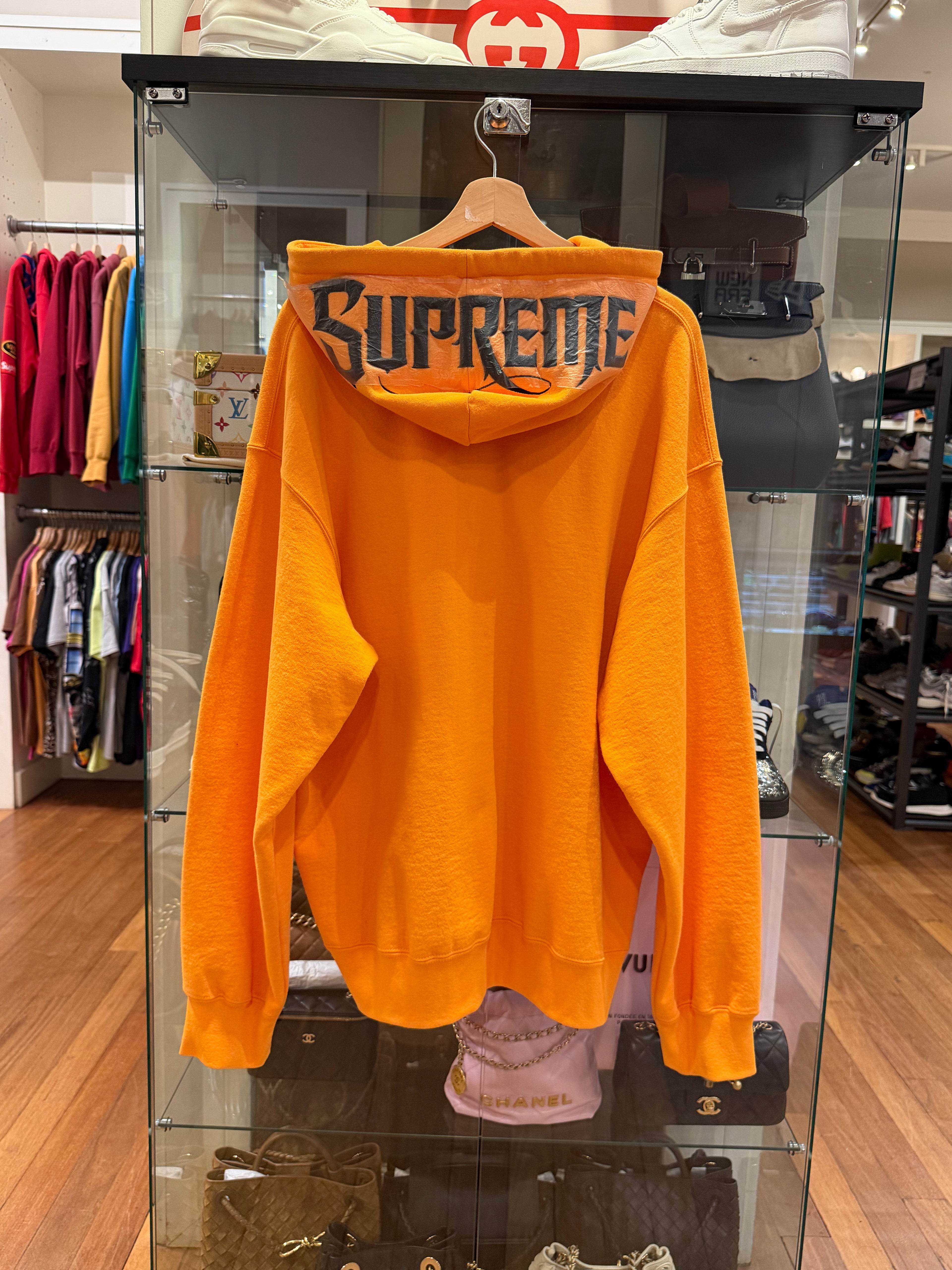 Supreme Mister Cartoon Lip
Up - Orange