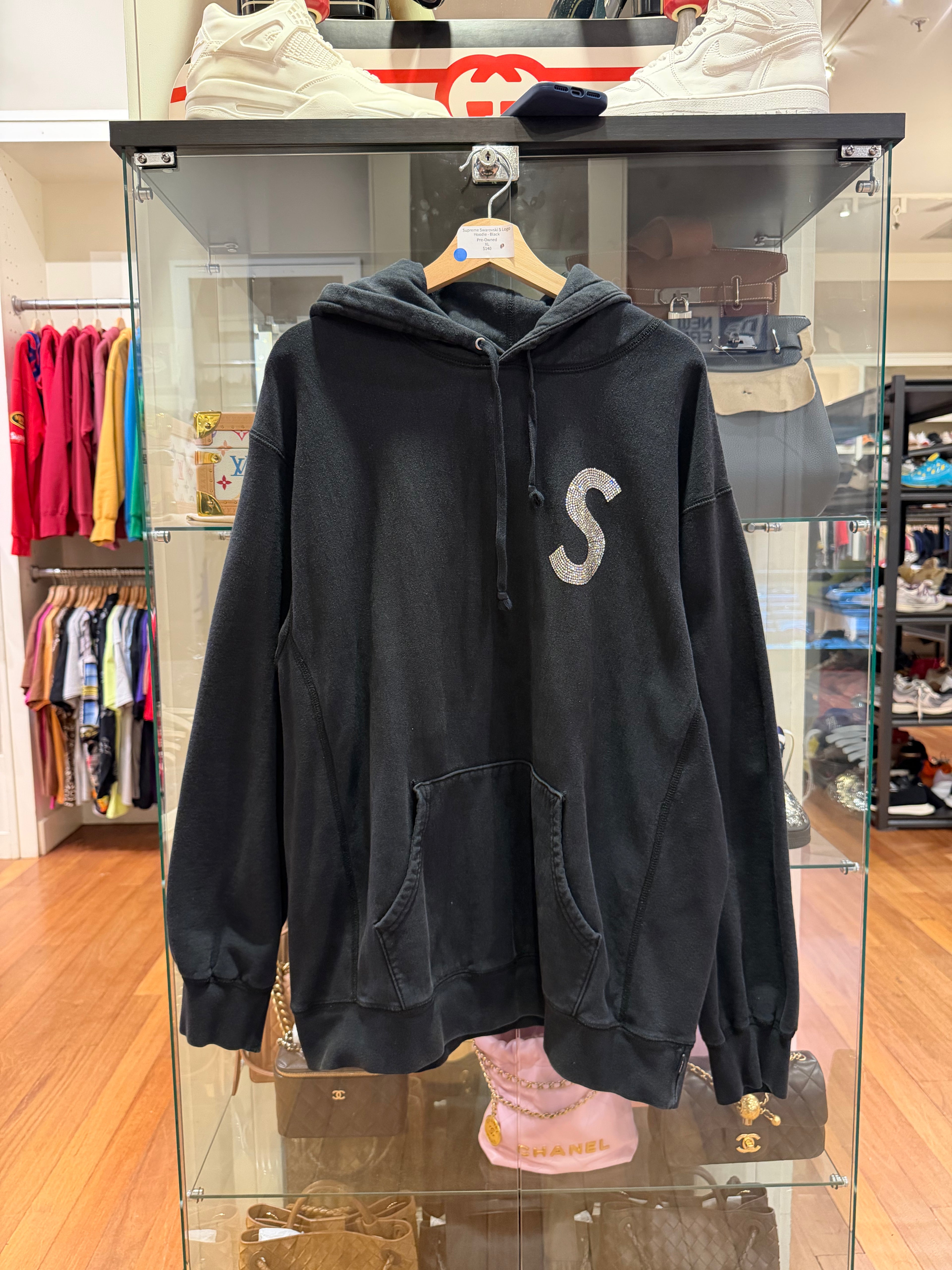 Supreme Swarovski S Logo
Hoodie - Black