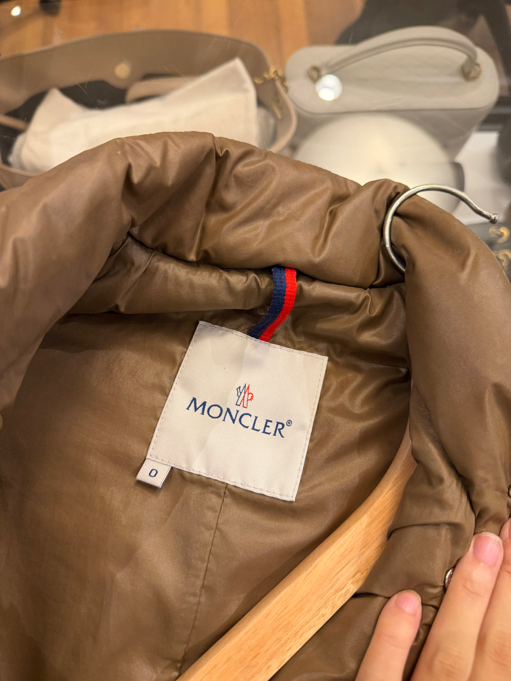 Moncler Karakorum Patch
Vest Beige- WMNS