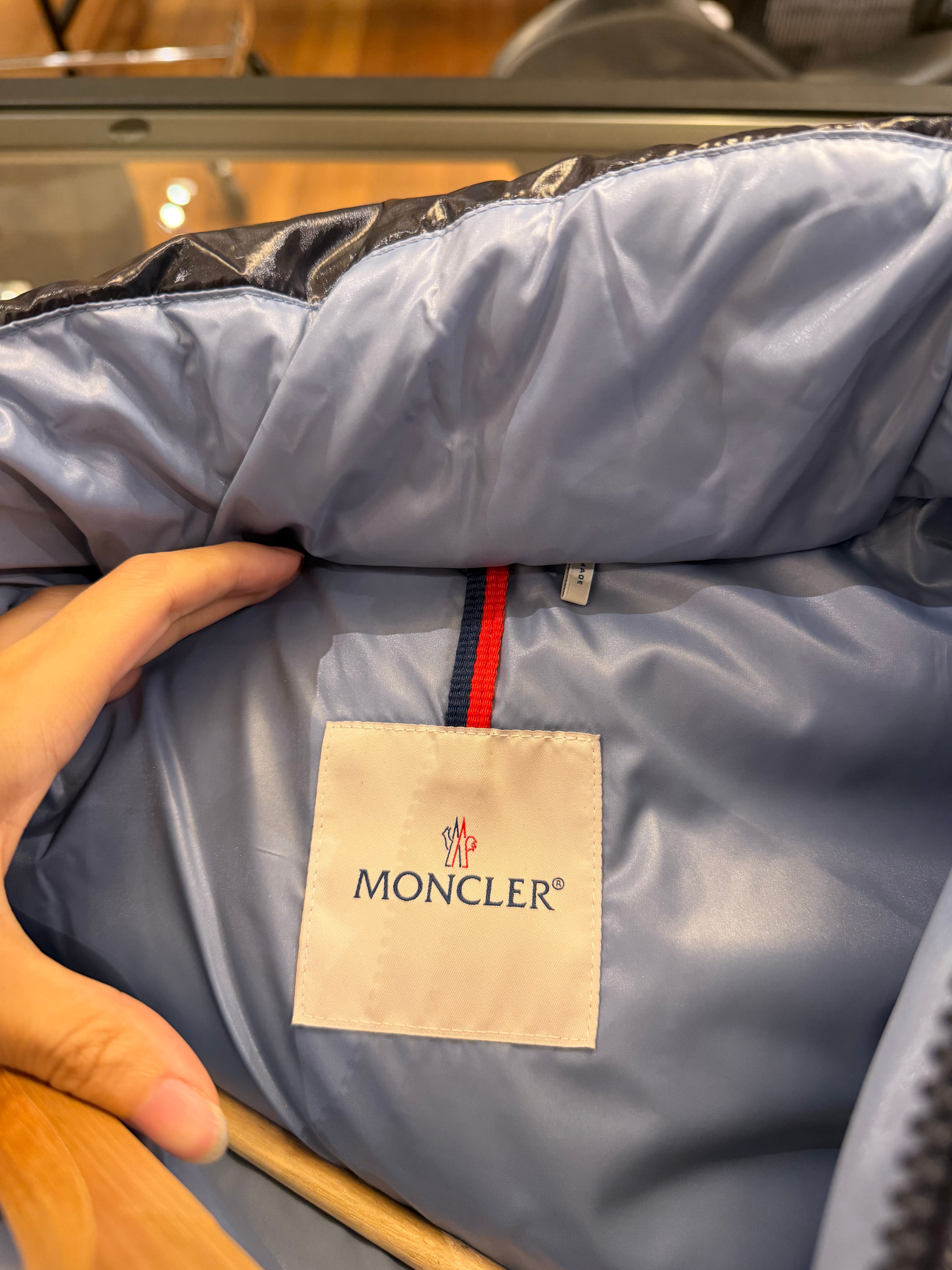 Moncler Niveole Down Jacket
- Navy/BabyBlue