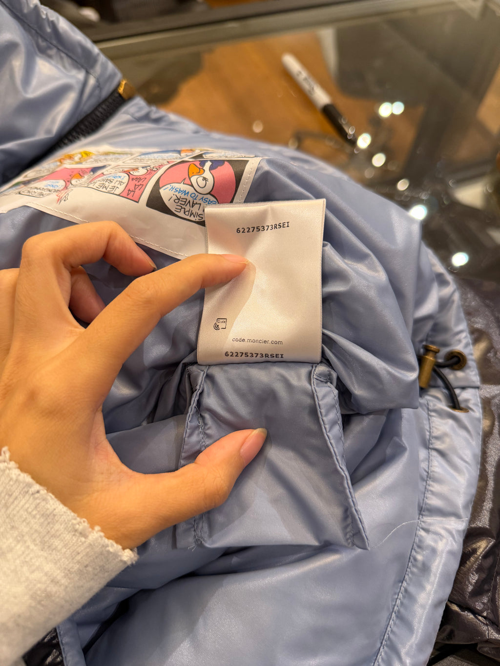 Moncler Niveole Down Jacket
- Navy/BabyBlue