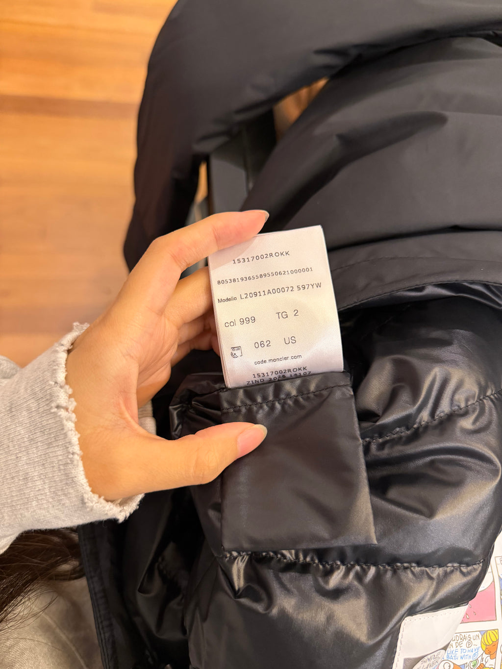 Moncler Vnorviane Giubotto
Down Jacket - Black
