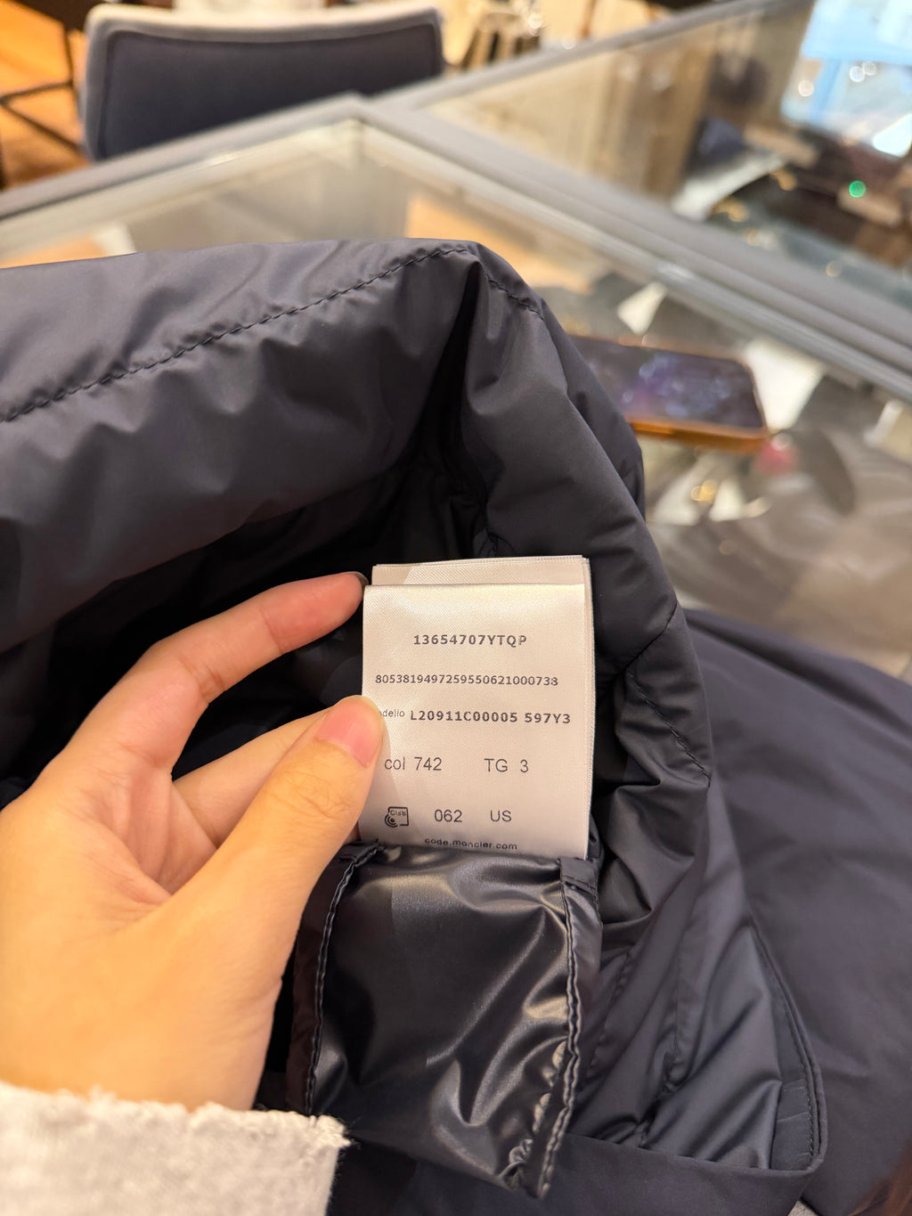 Moncler Evrine Giubotto
Down Jacket - Navy