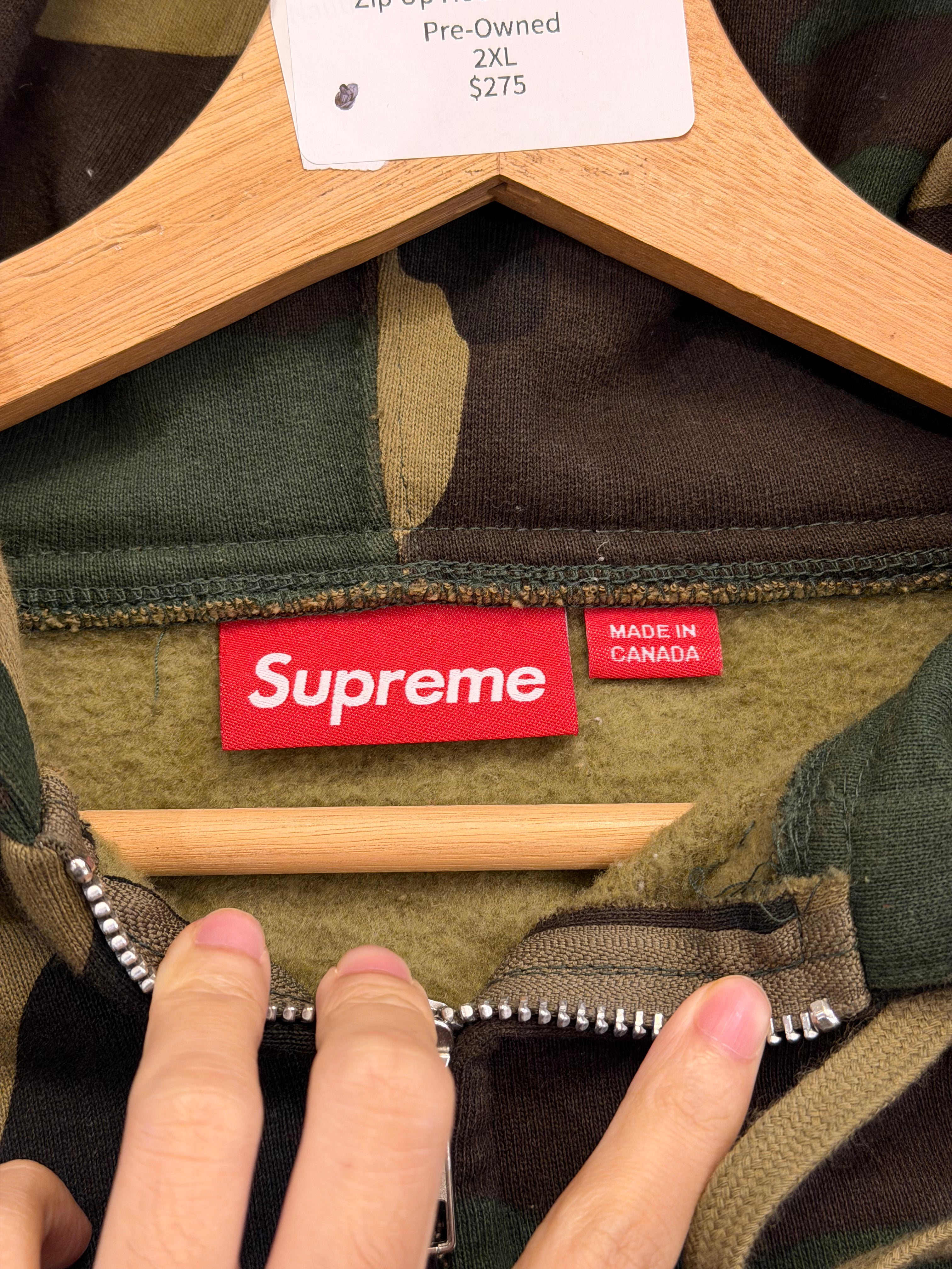 Supreme Collegiate Applique
Zip Up Hoodie - Camo