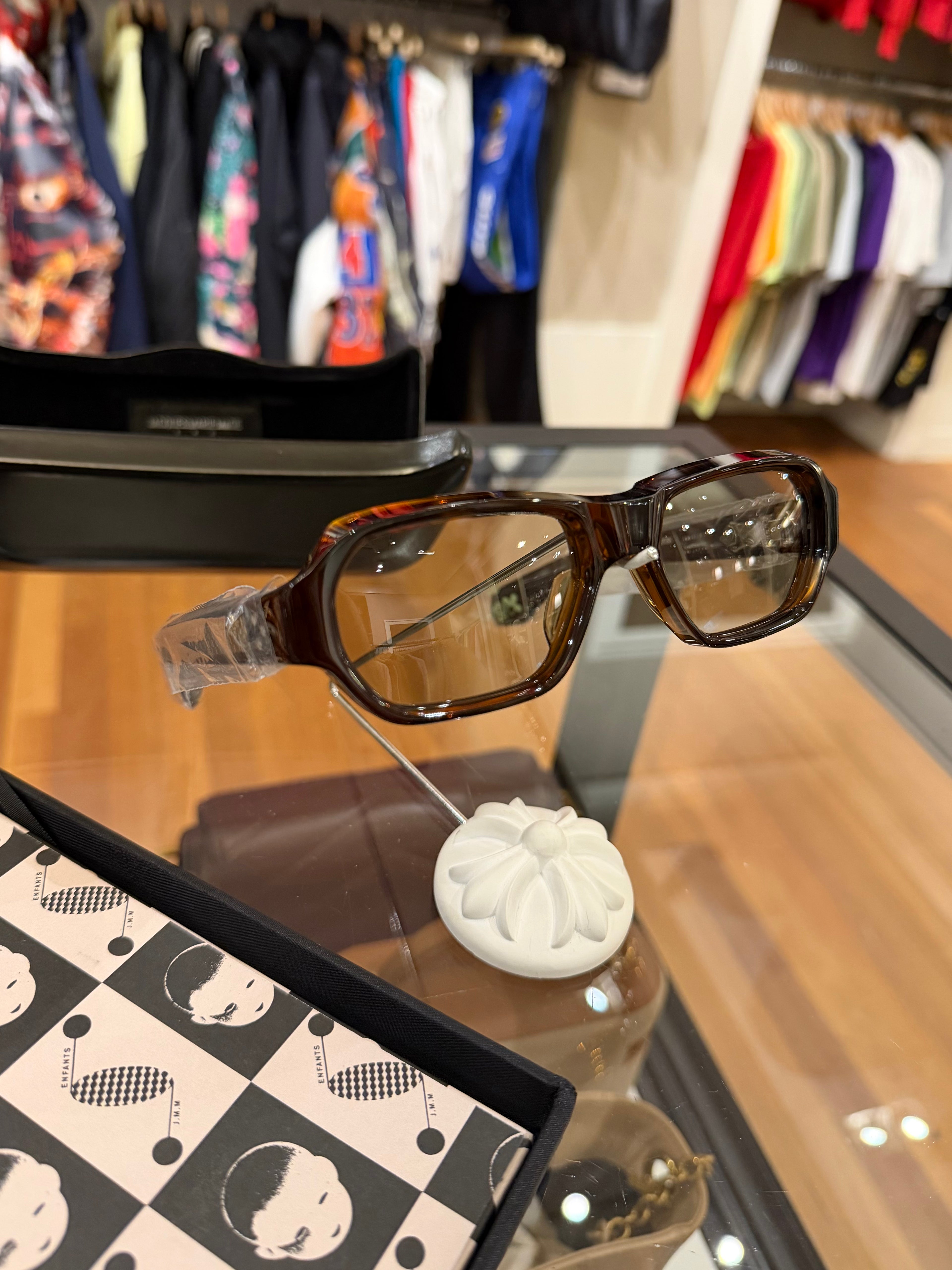 JMM X ERD MULHOLLAND SUNGLASSES
ANTI-PSYCHE