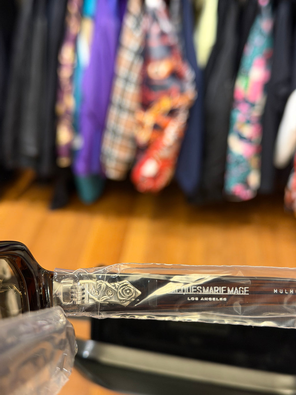 JMM X ERD MULHOLLAND SUNGLASSES
ANTI-PSYCHE