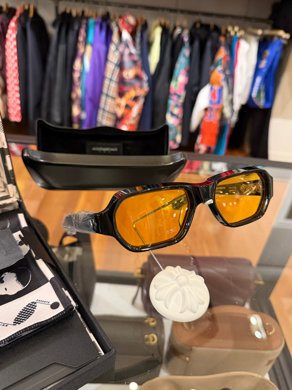 JMM X ERD MULHOLLAND SUNGLASSES
ANTI-PSYCHE