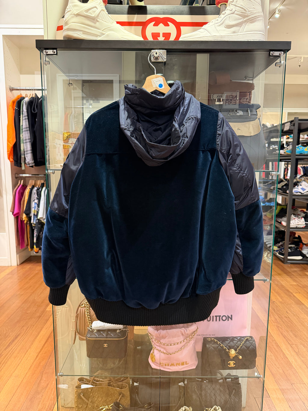 Moncler Elanion Velvet Puffer
Jacket - Navy