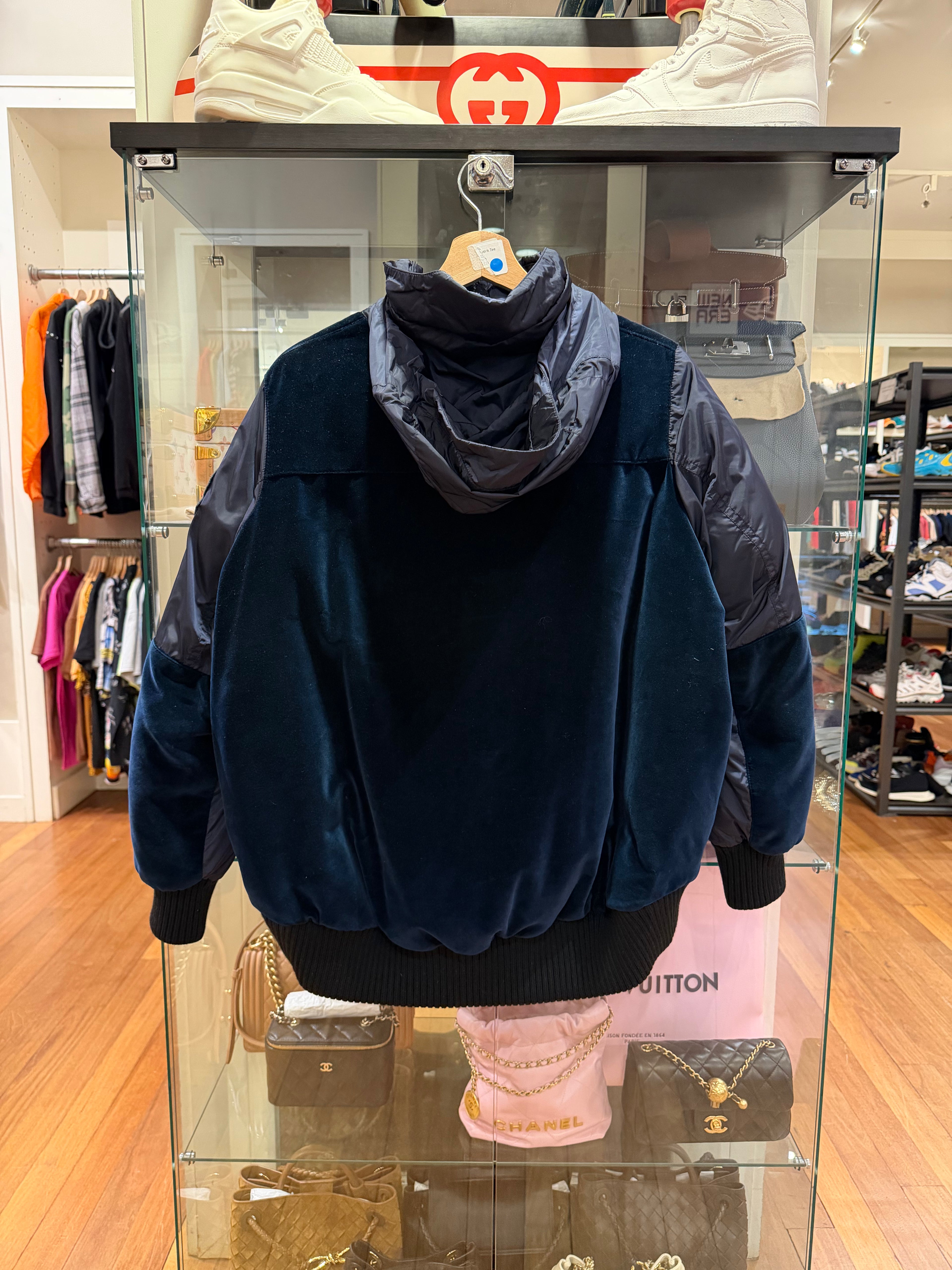 Moncler Elanion Velvet Puffer
Jacket - Navy