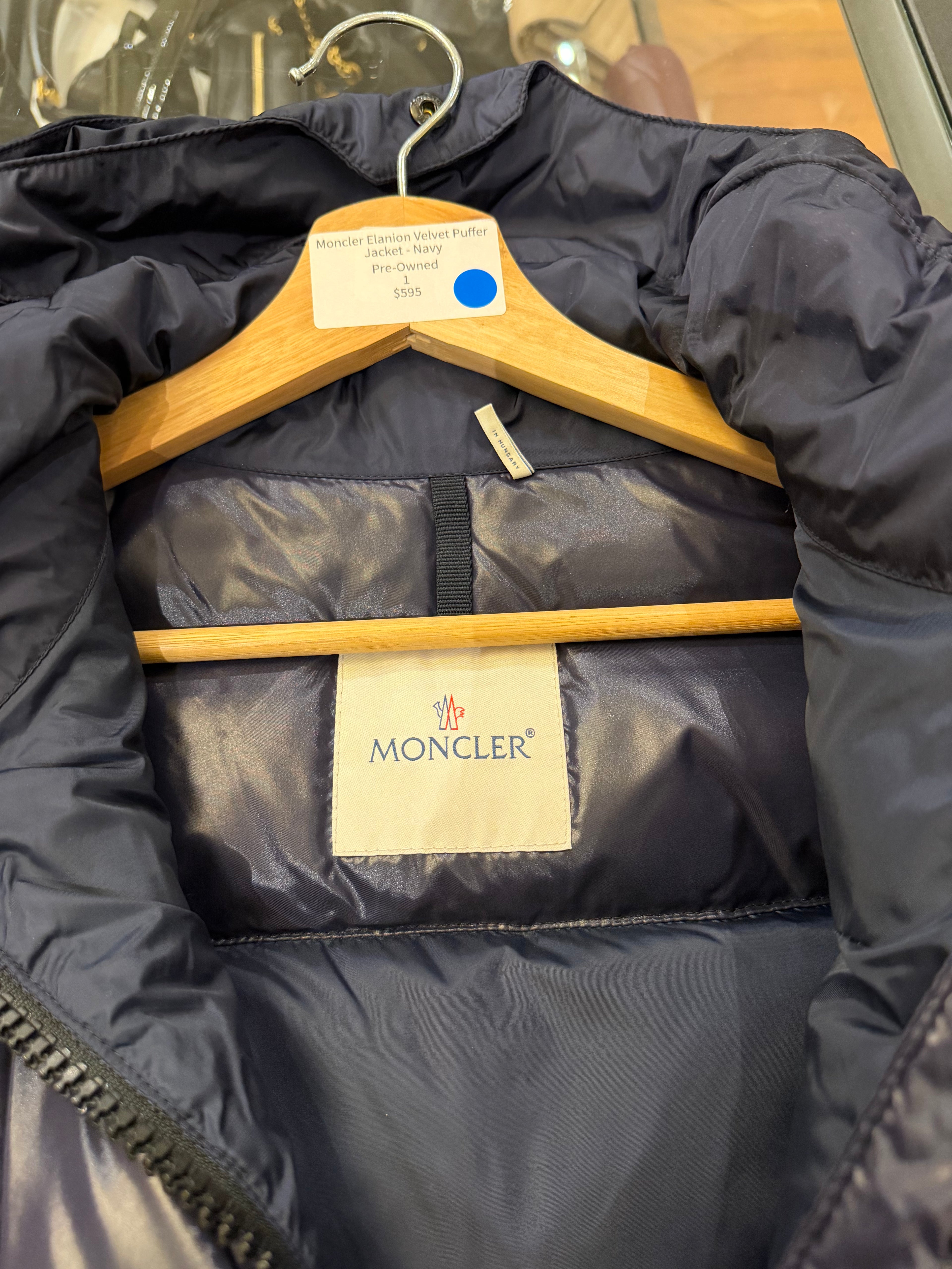 Moncler Elanion Velvet Puffer
Jacket - Navy