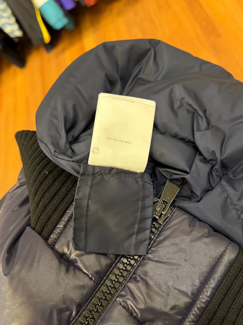 Moncler Elanion Velvet Puffer
Jacket - Navy
