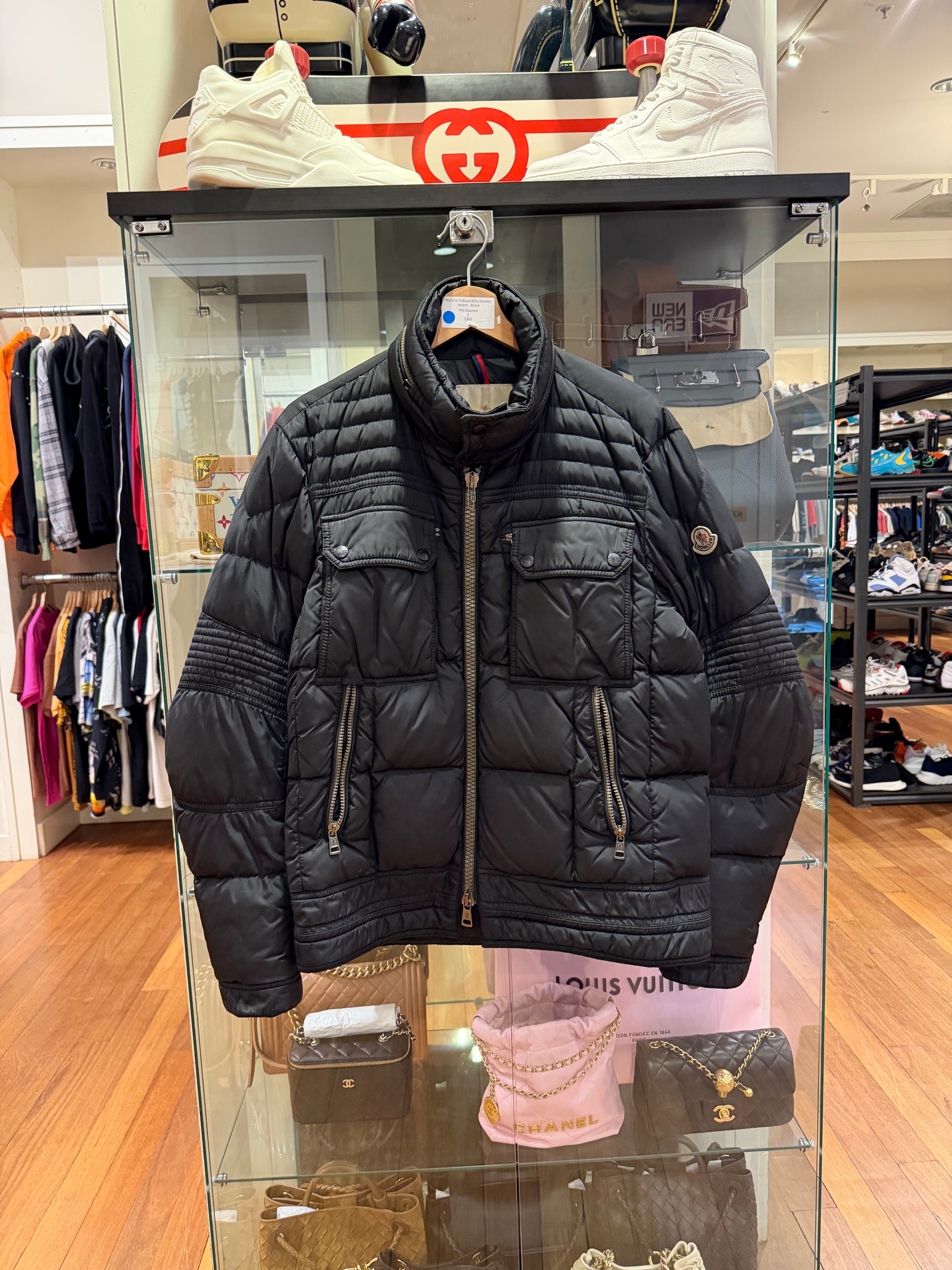 Moncler Edouard Guibbotto
Jacket - Black