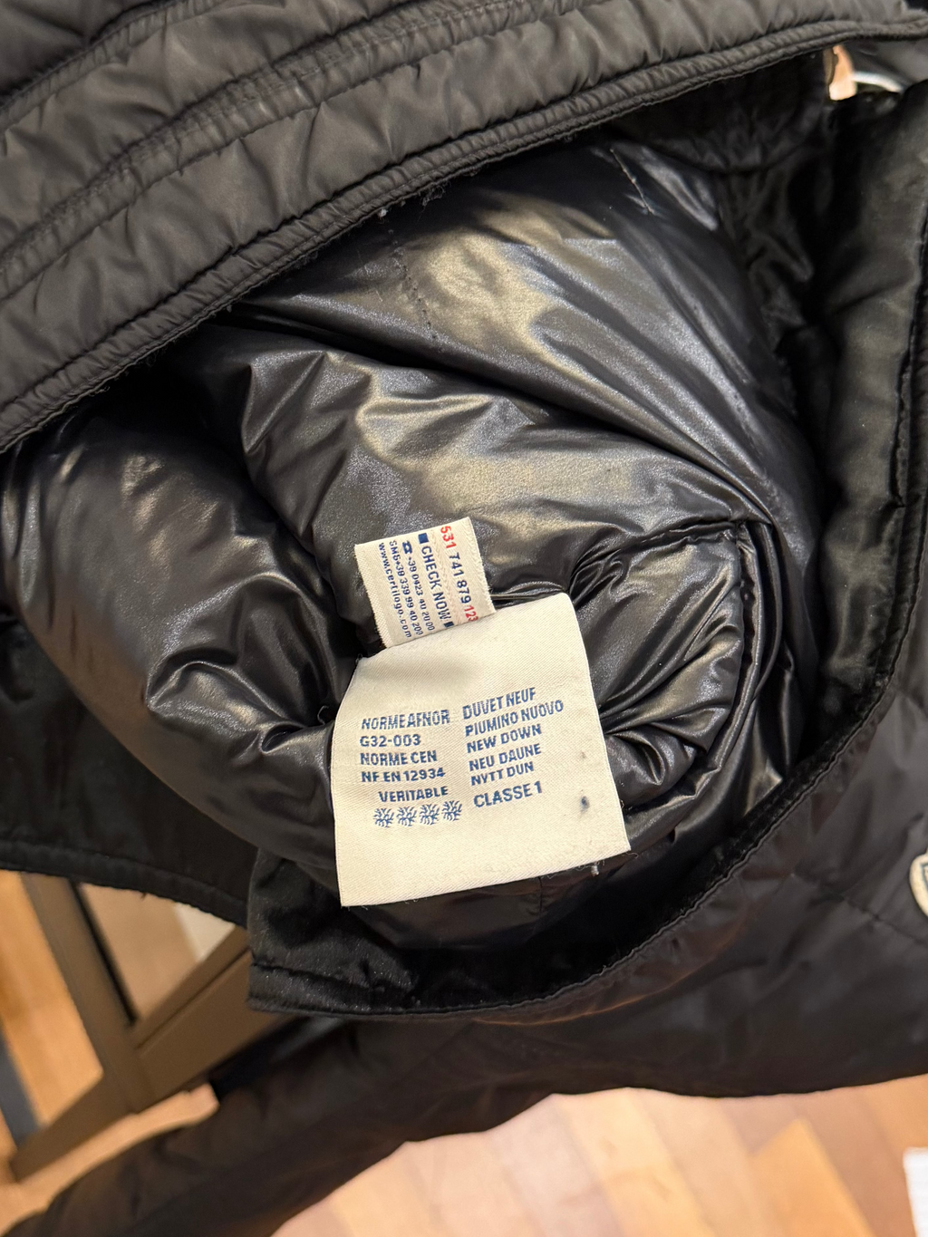 Moncler Edouard Guibbotto
Jacket - Black