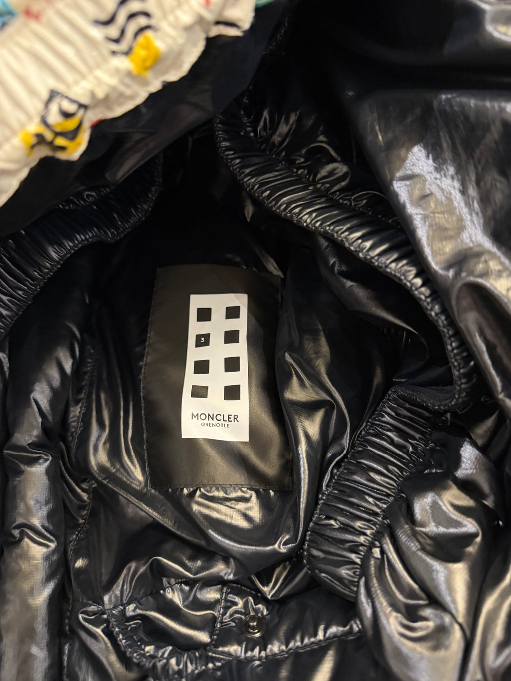 Moncler Genius 3 Grenoble
Mazod Graphic Down Puffer
Jacket