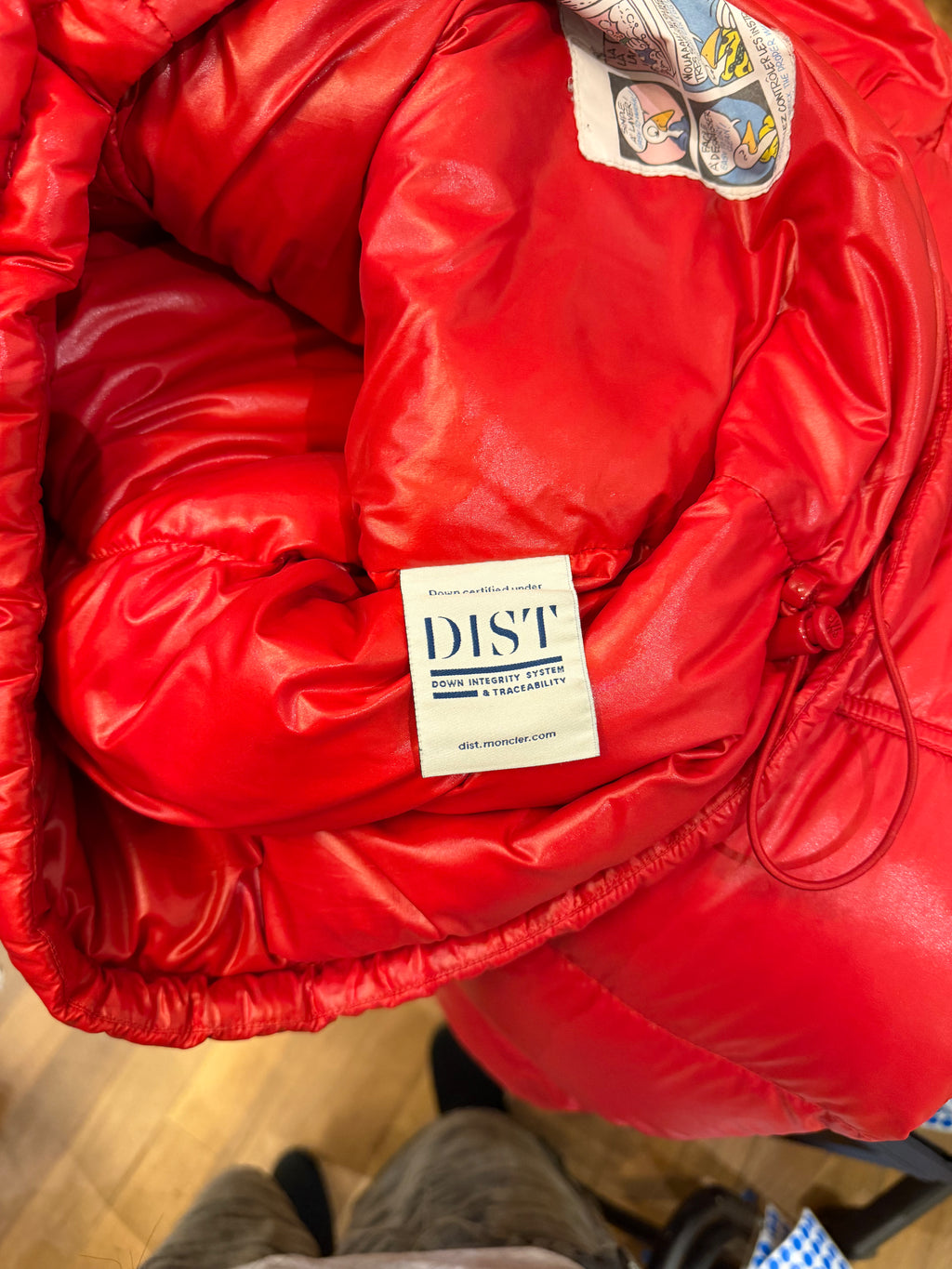 Moncler Ecrins Guibbotto
Jacket - Red