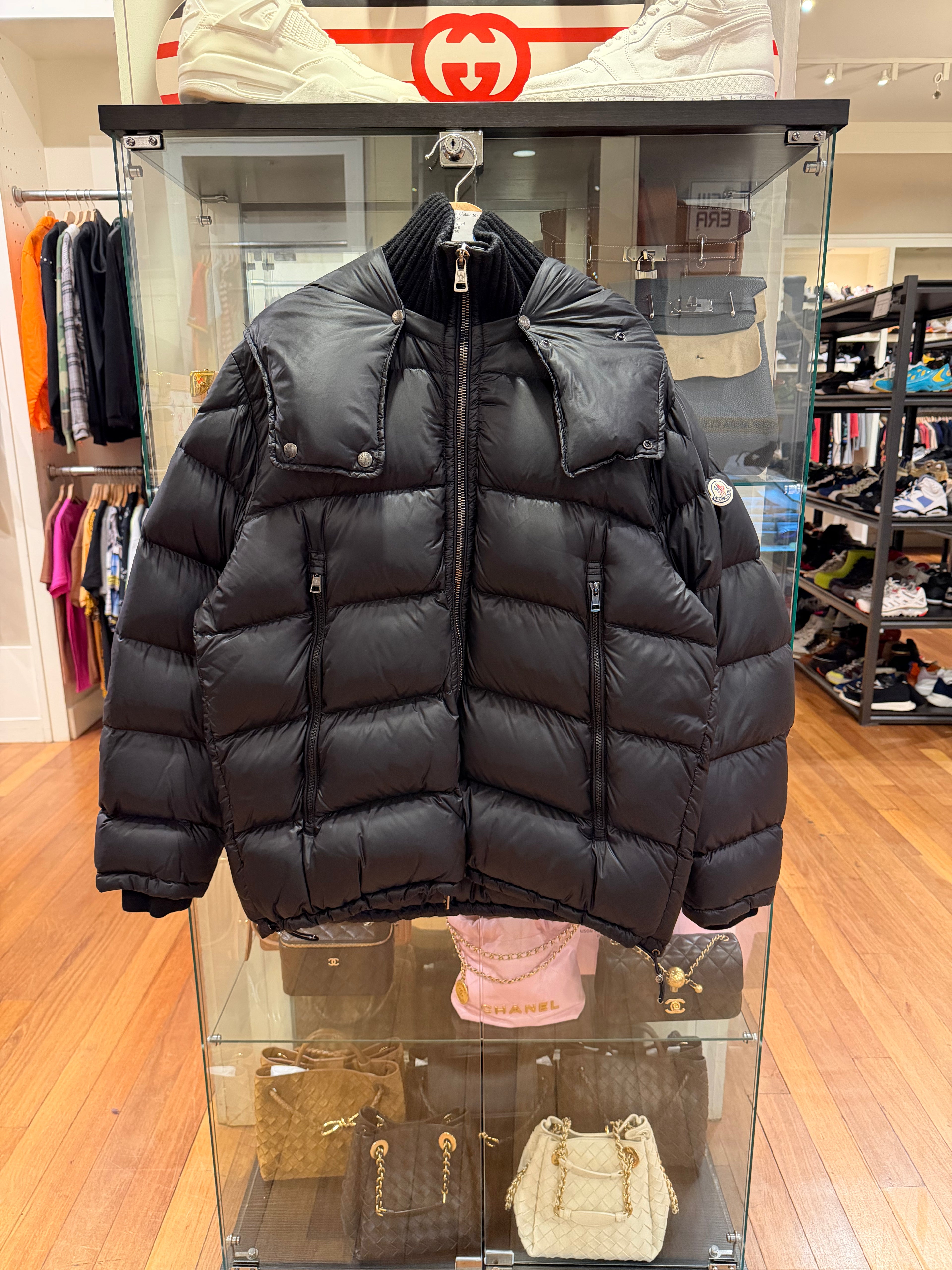 Moncler Pascal Giubbotto -
Black