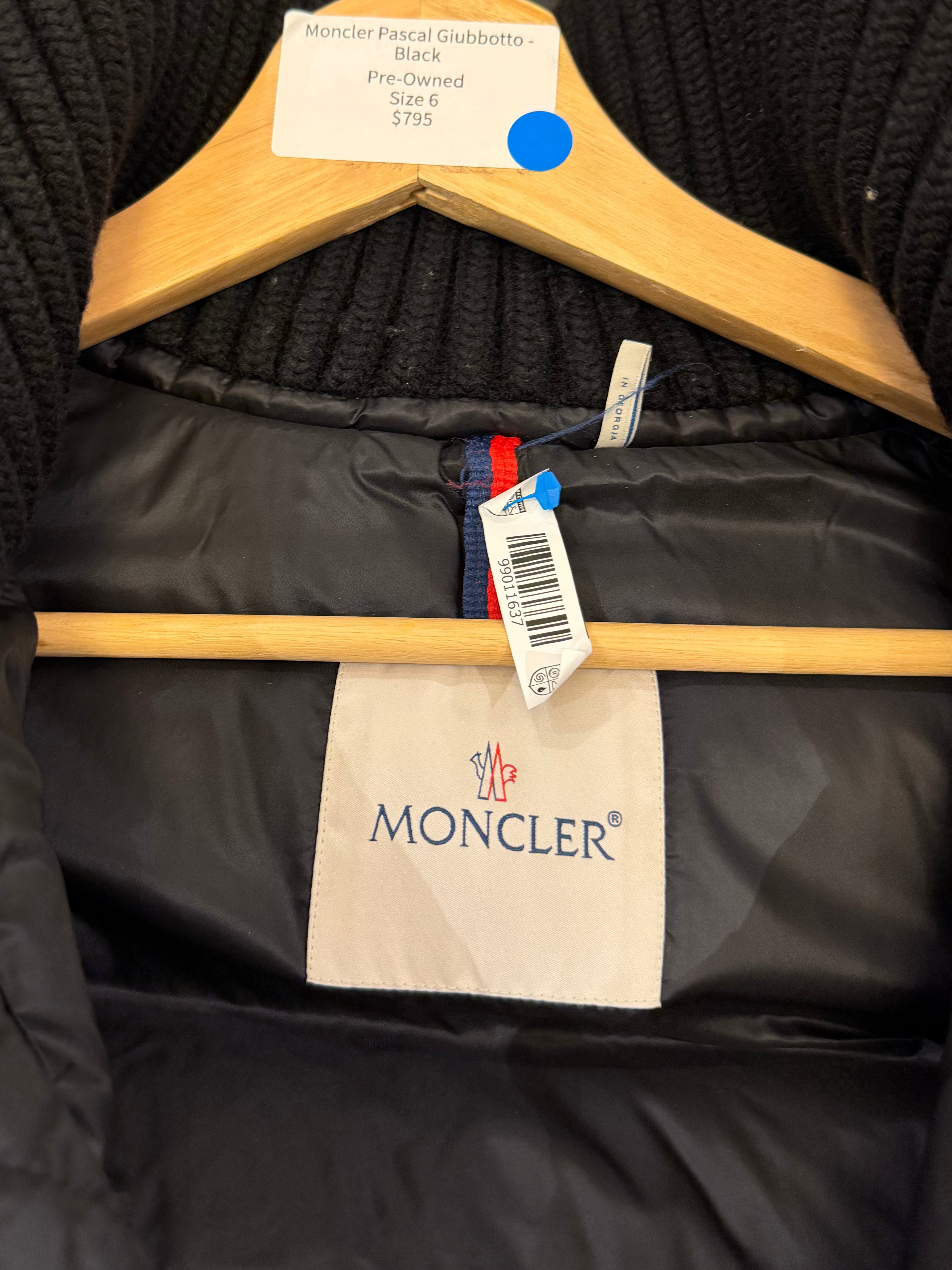 Moncler Pascal Giubbotto -
Black