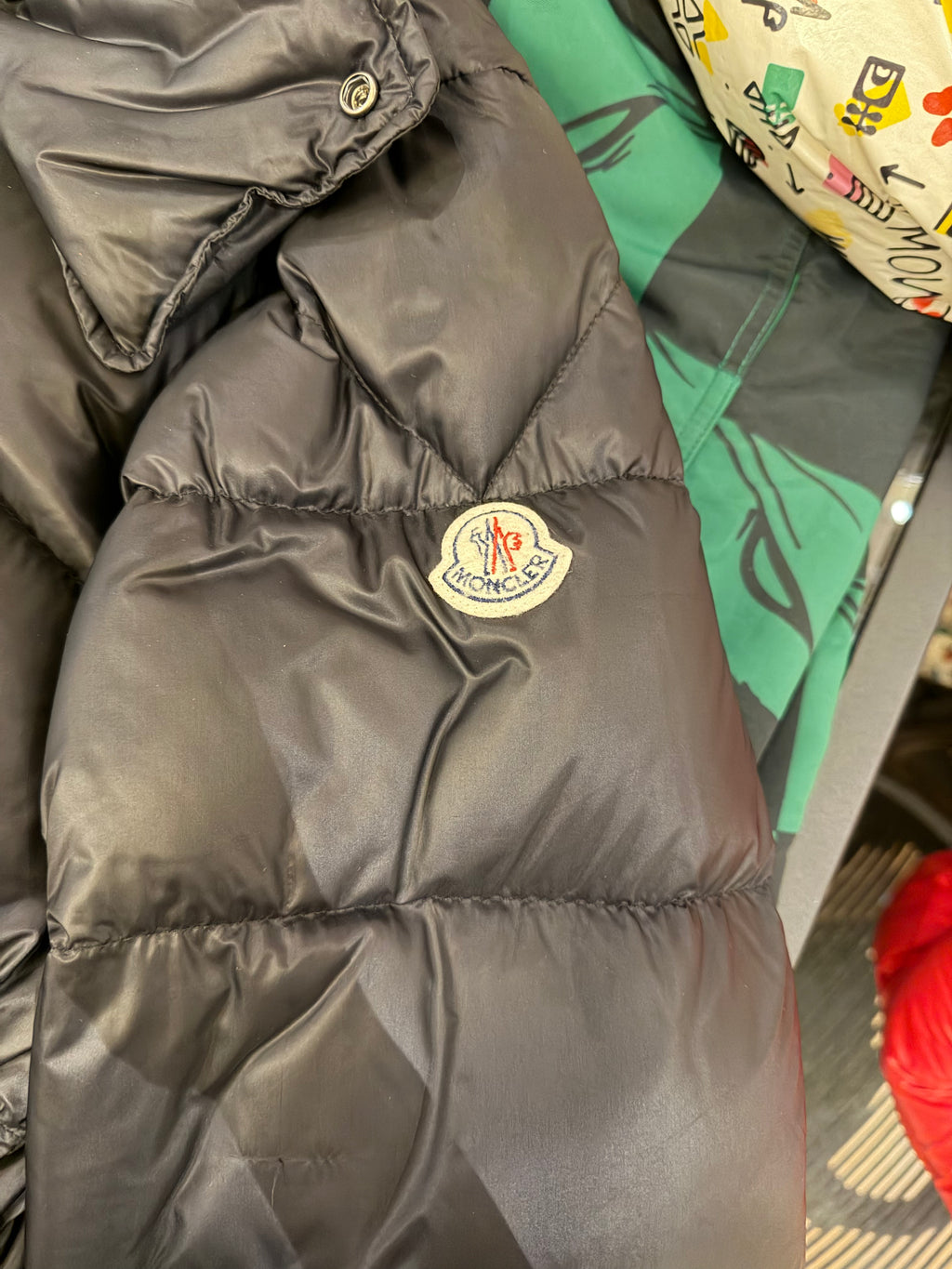 Moncler Pascal Giubbotto -
Black
