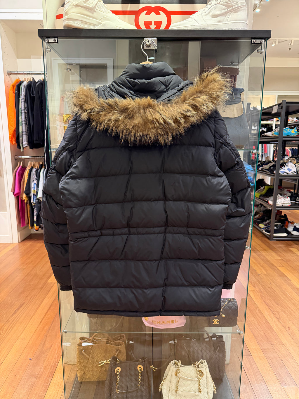 Moncler Riviere Guibotto
Jacket - Black