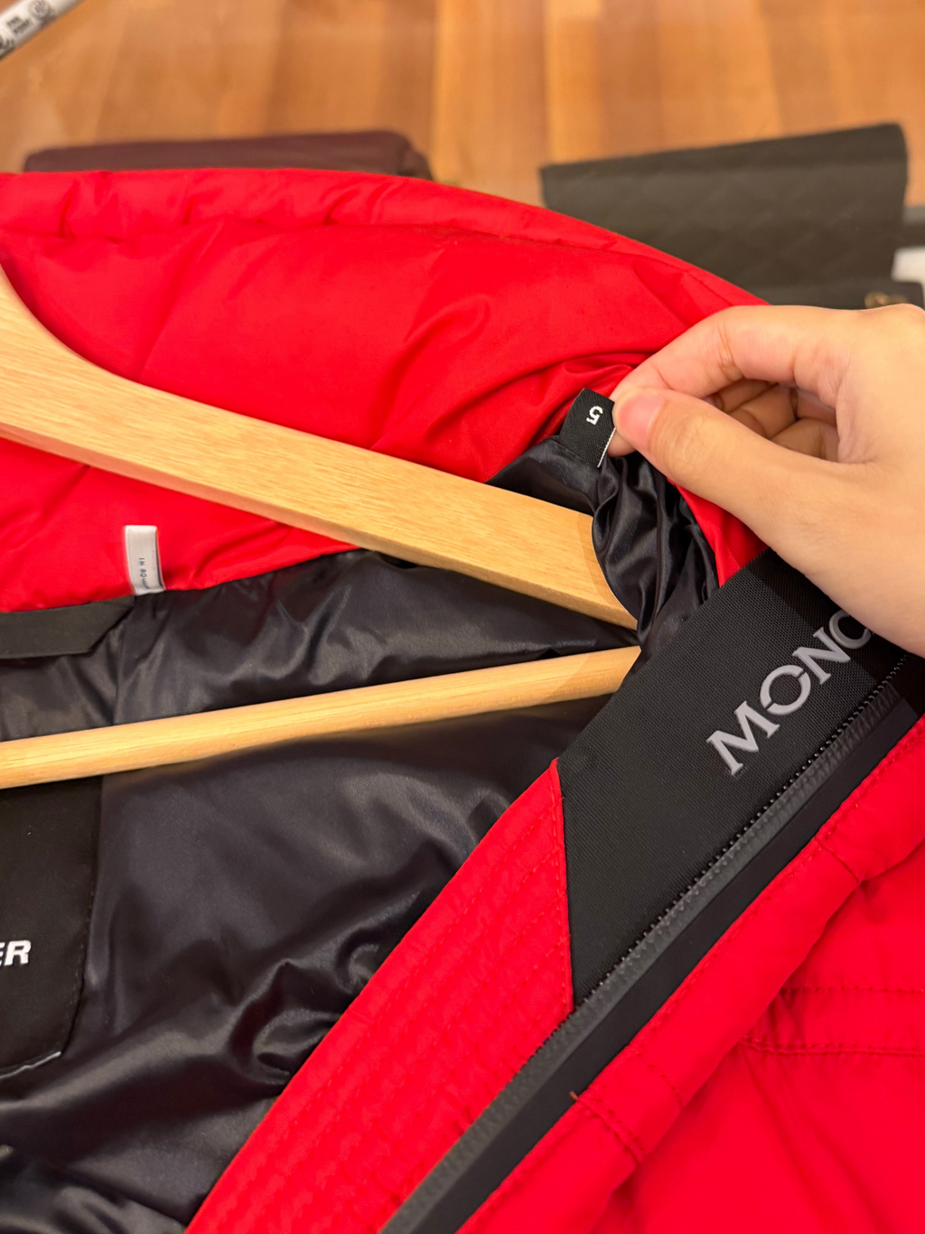 Moncler Dixence Giubboto
Jacket