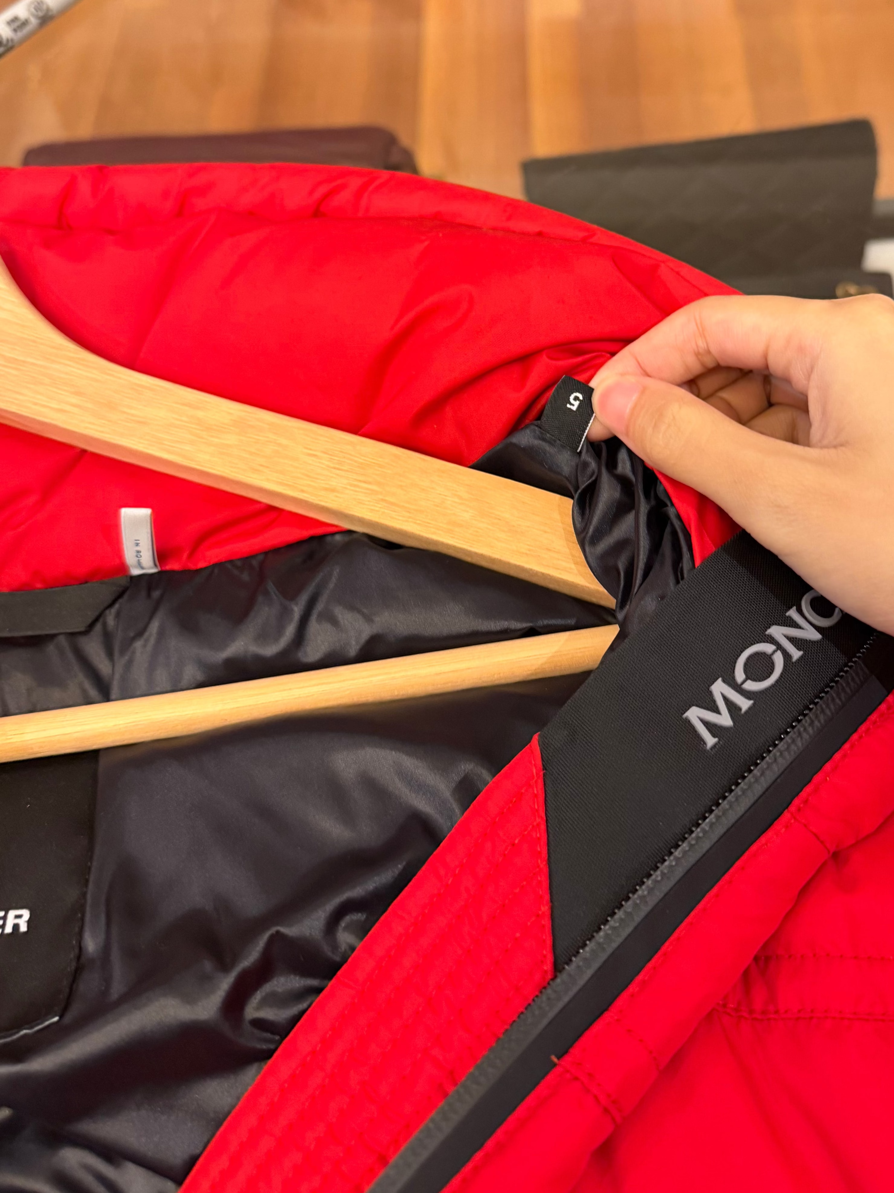 Moncler Dixence Giubboto
Jacket