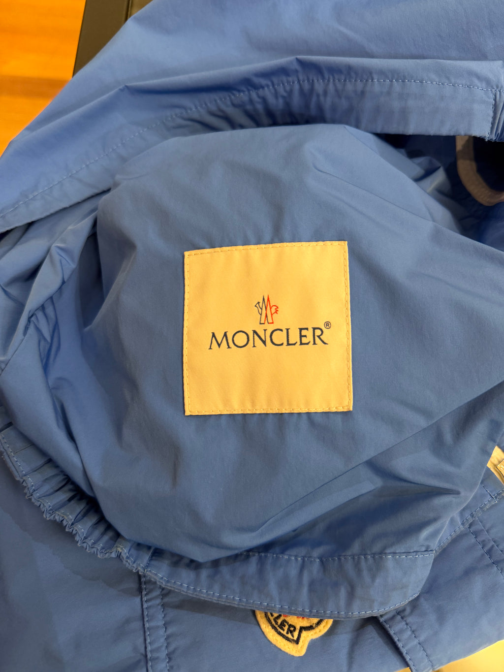 Moncler Brize Windbreaker
Jacket - Blue