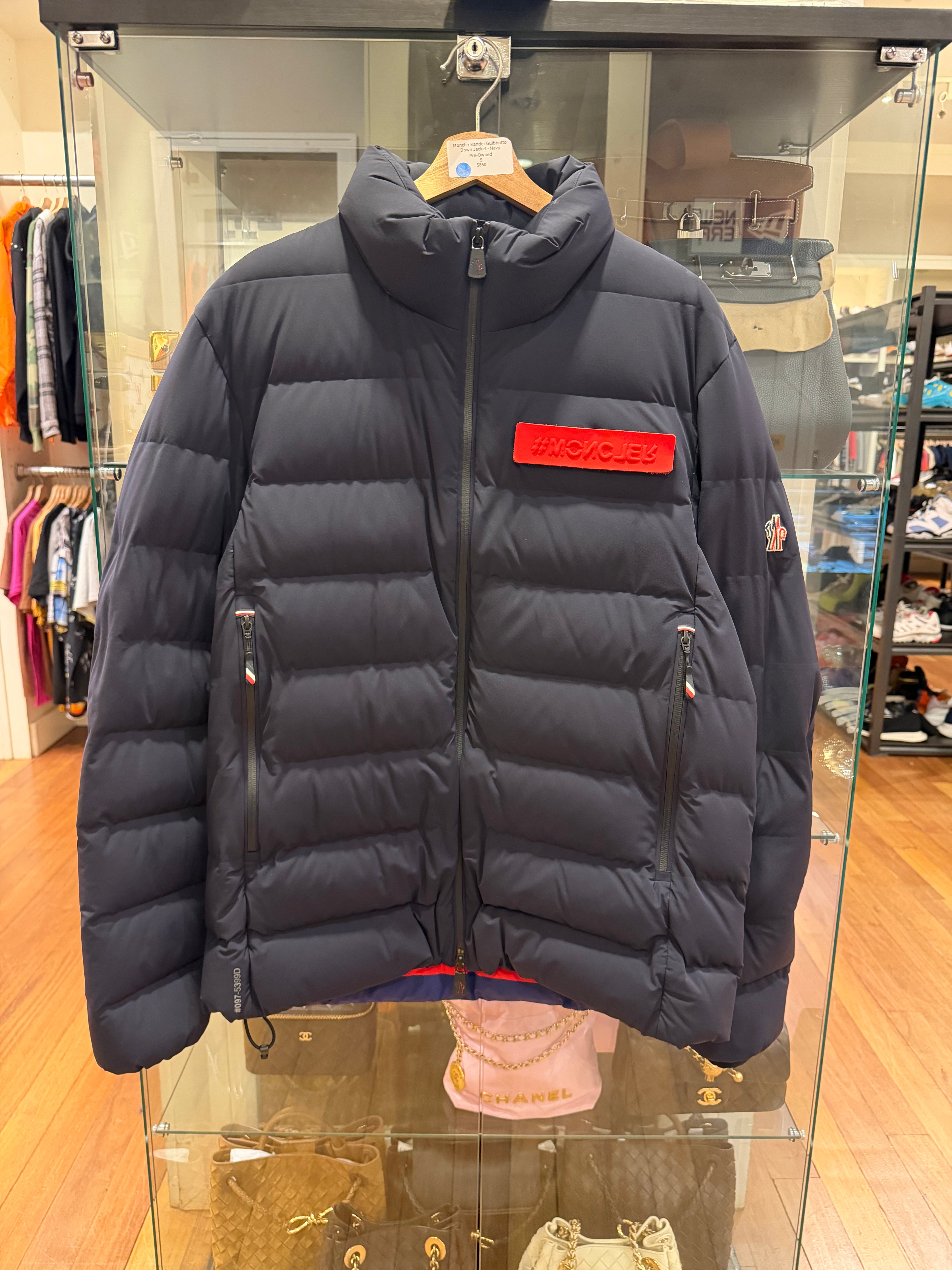 Moncler Kander Guibbotto
Down Jacket - Navy