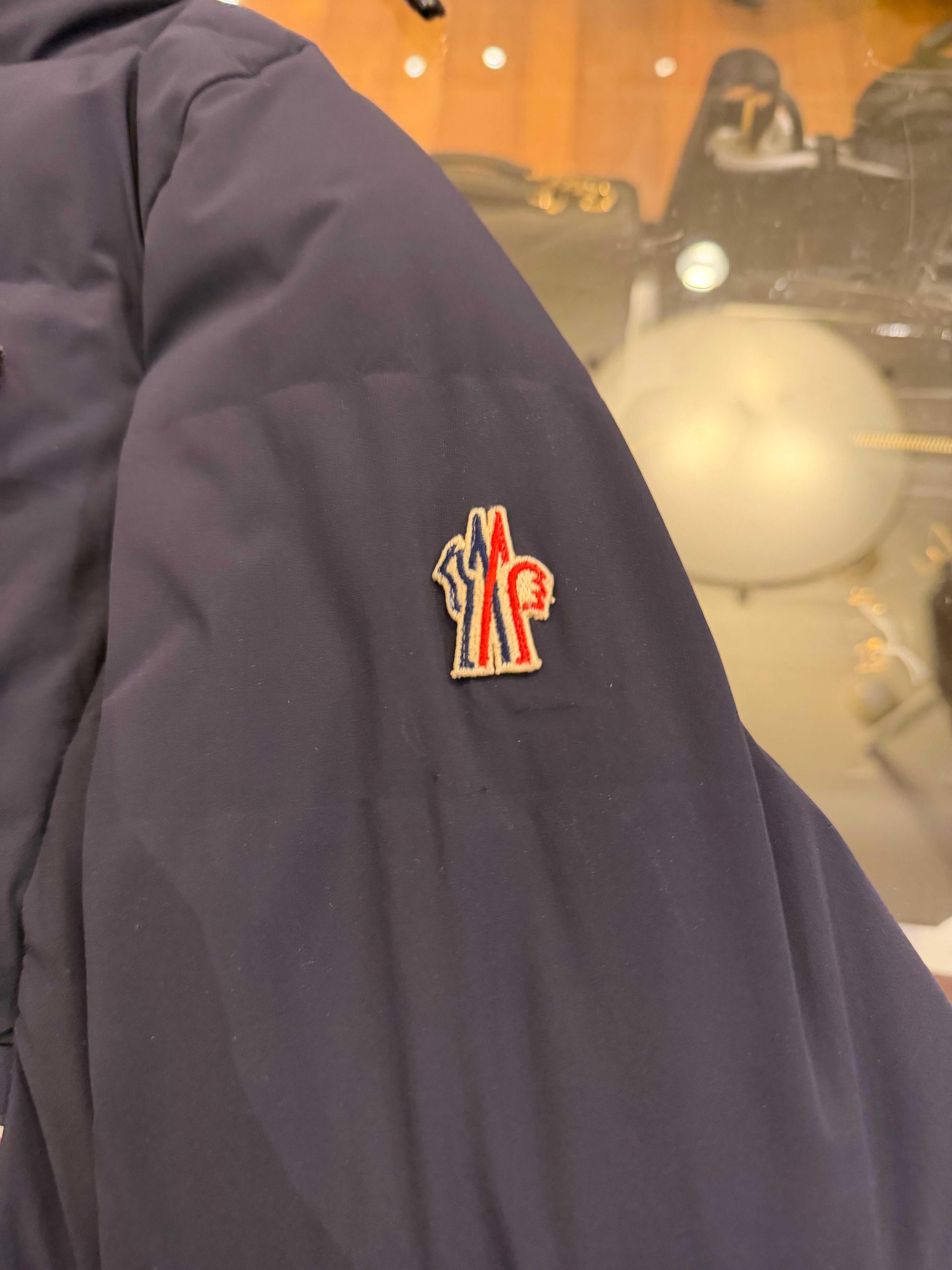 Moncler Kander Guibbotto
Down Jacket - Navy