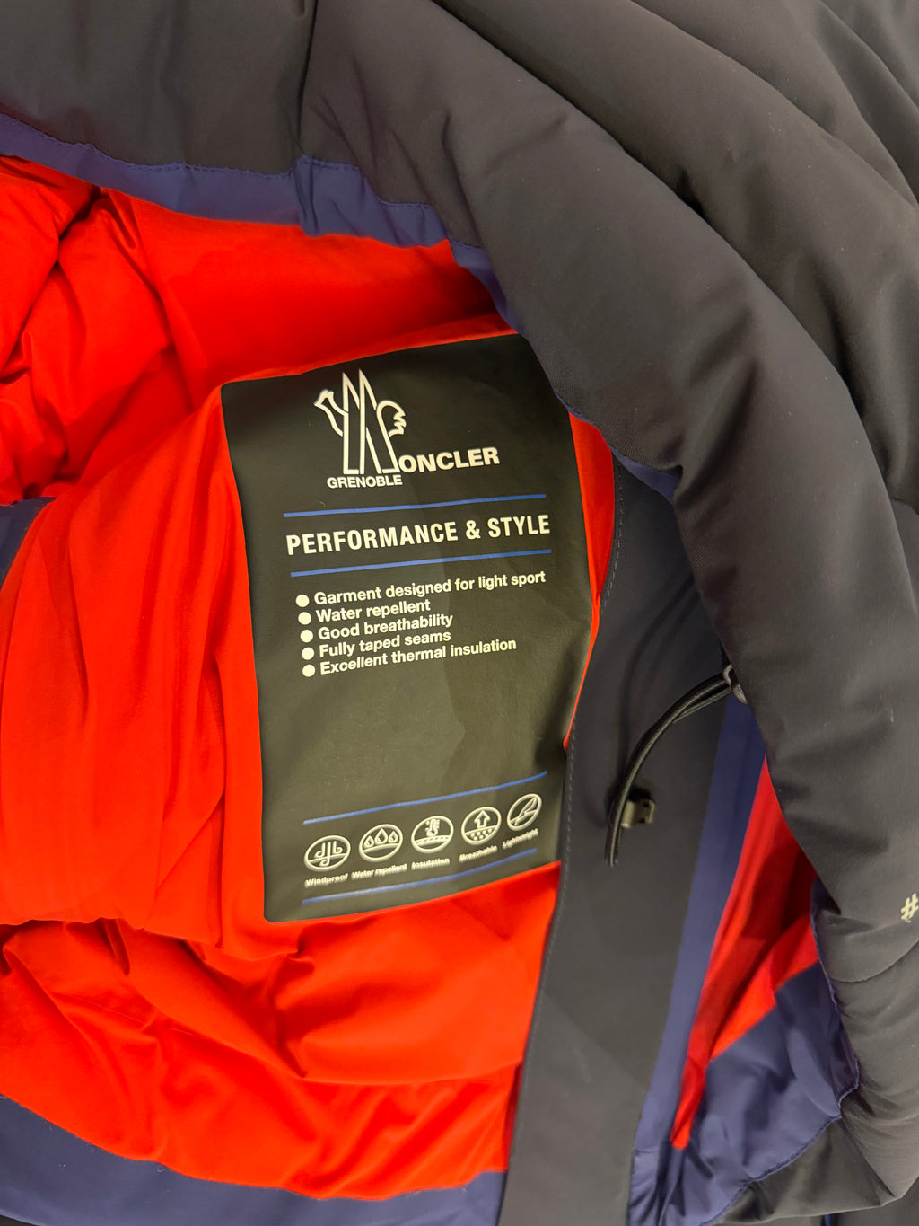 Moncler Kander Guibbotto
Down Jacket - Navy