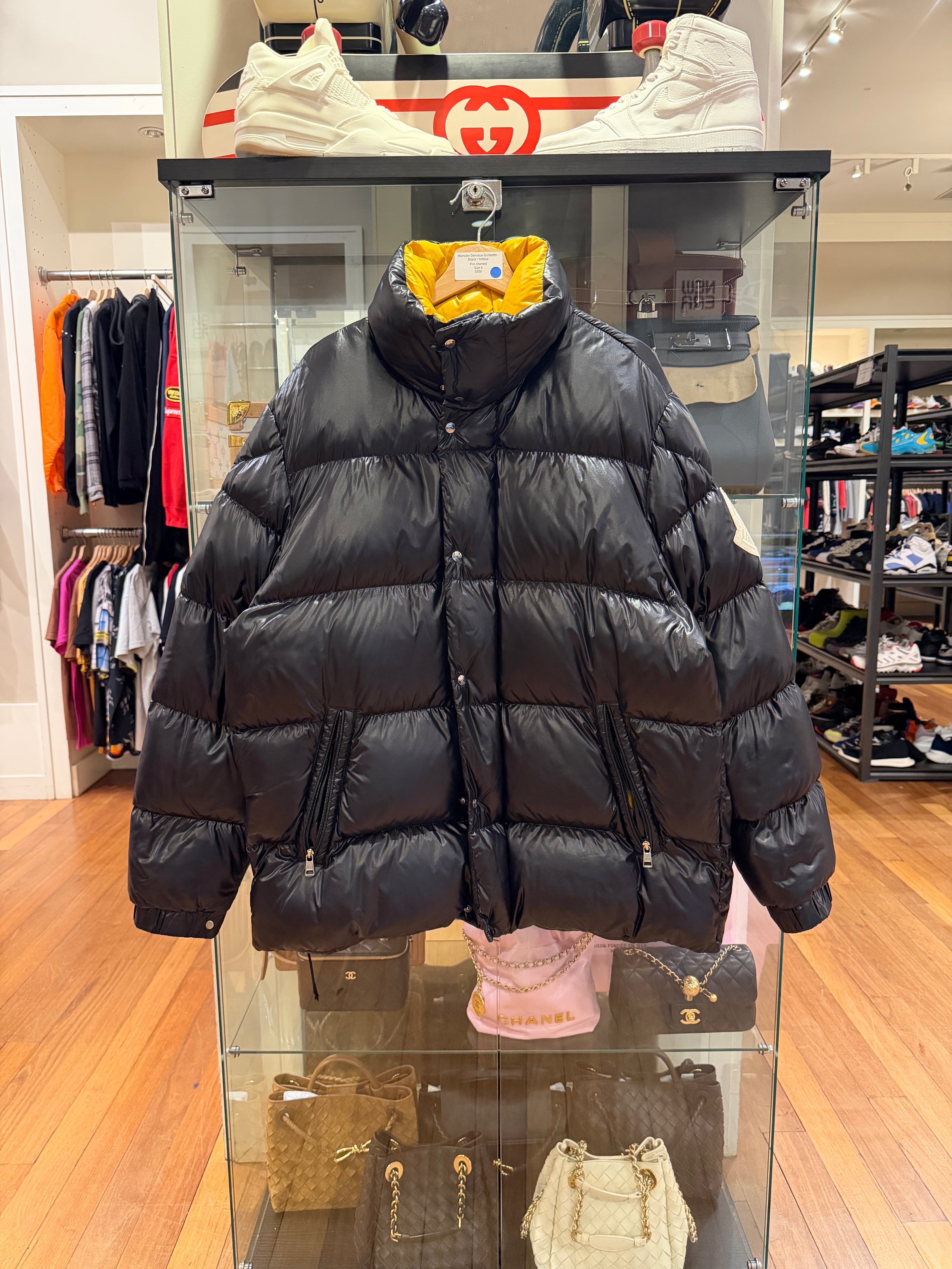 Moncler Dervaux Giubotto -
Black / Yellow
