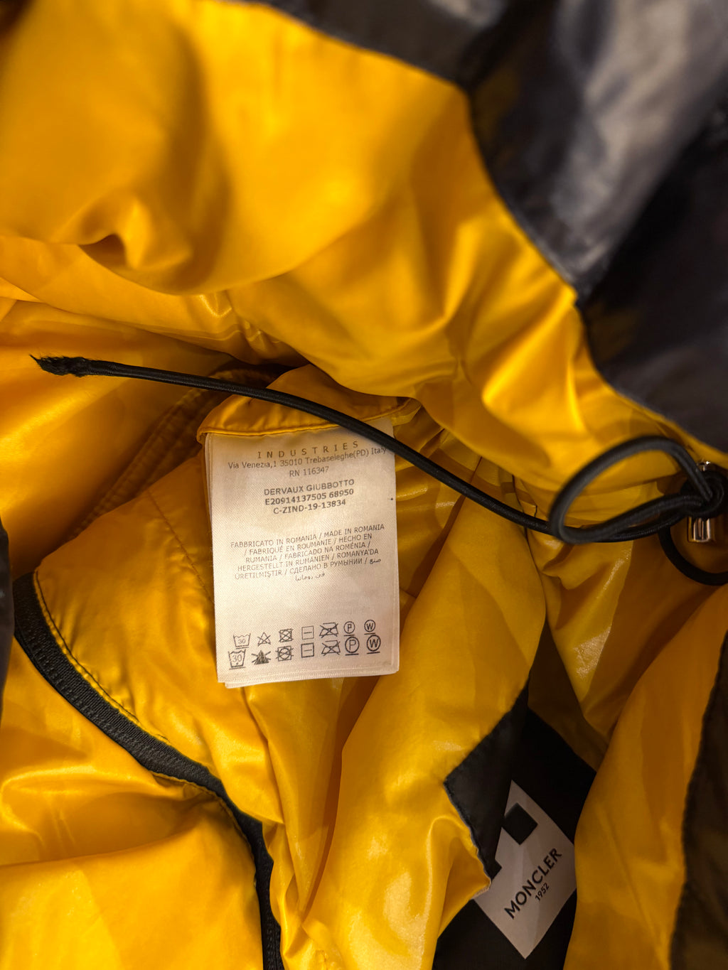 Moncler Dervaux Giubotto -
Black / Yellow