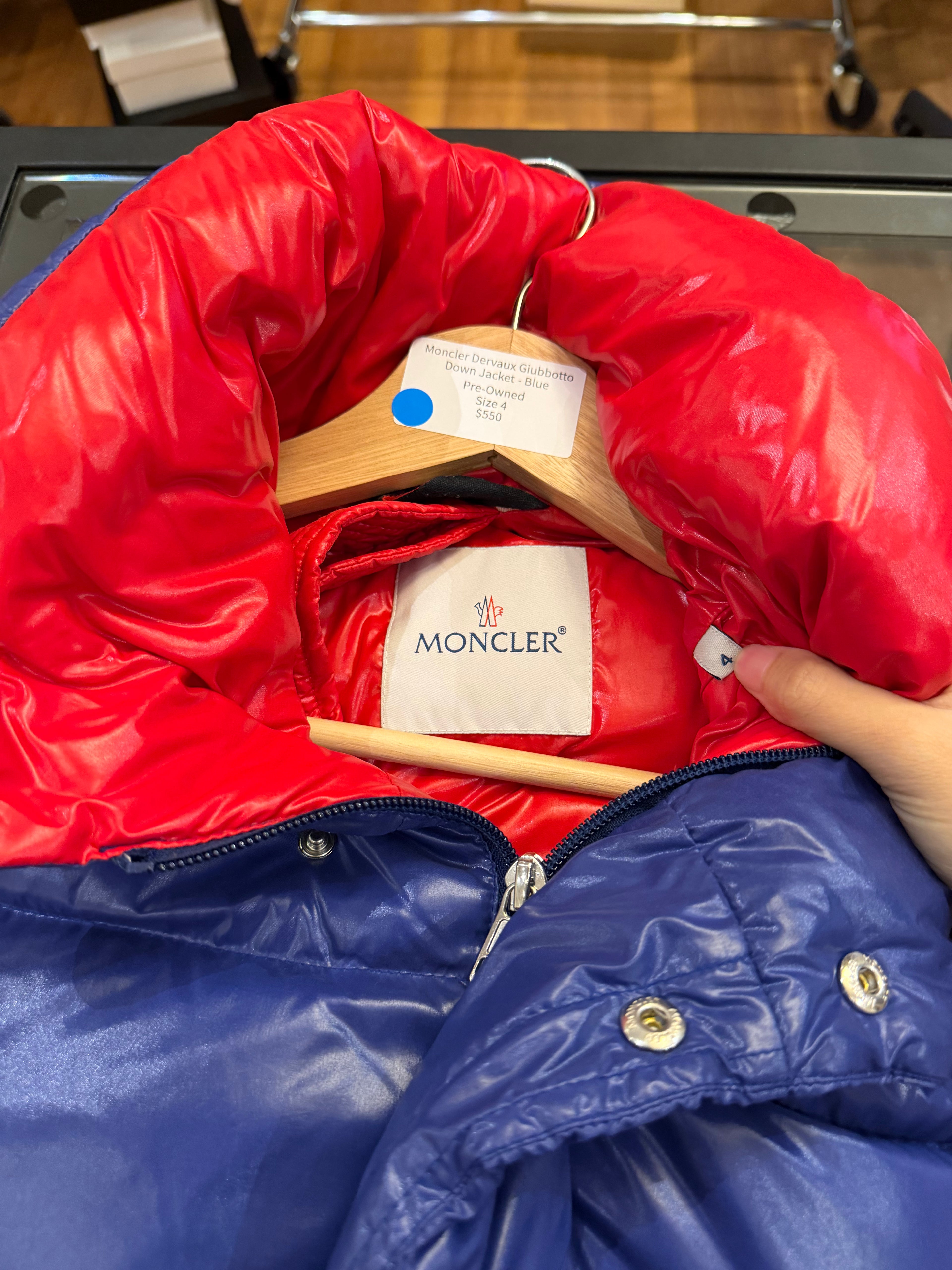 Moncler Dervaux Giubbotto
Down Jacket - Purple/Blue