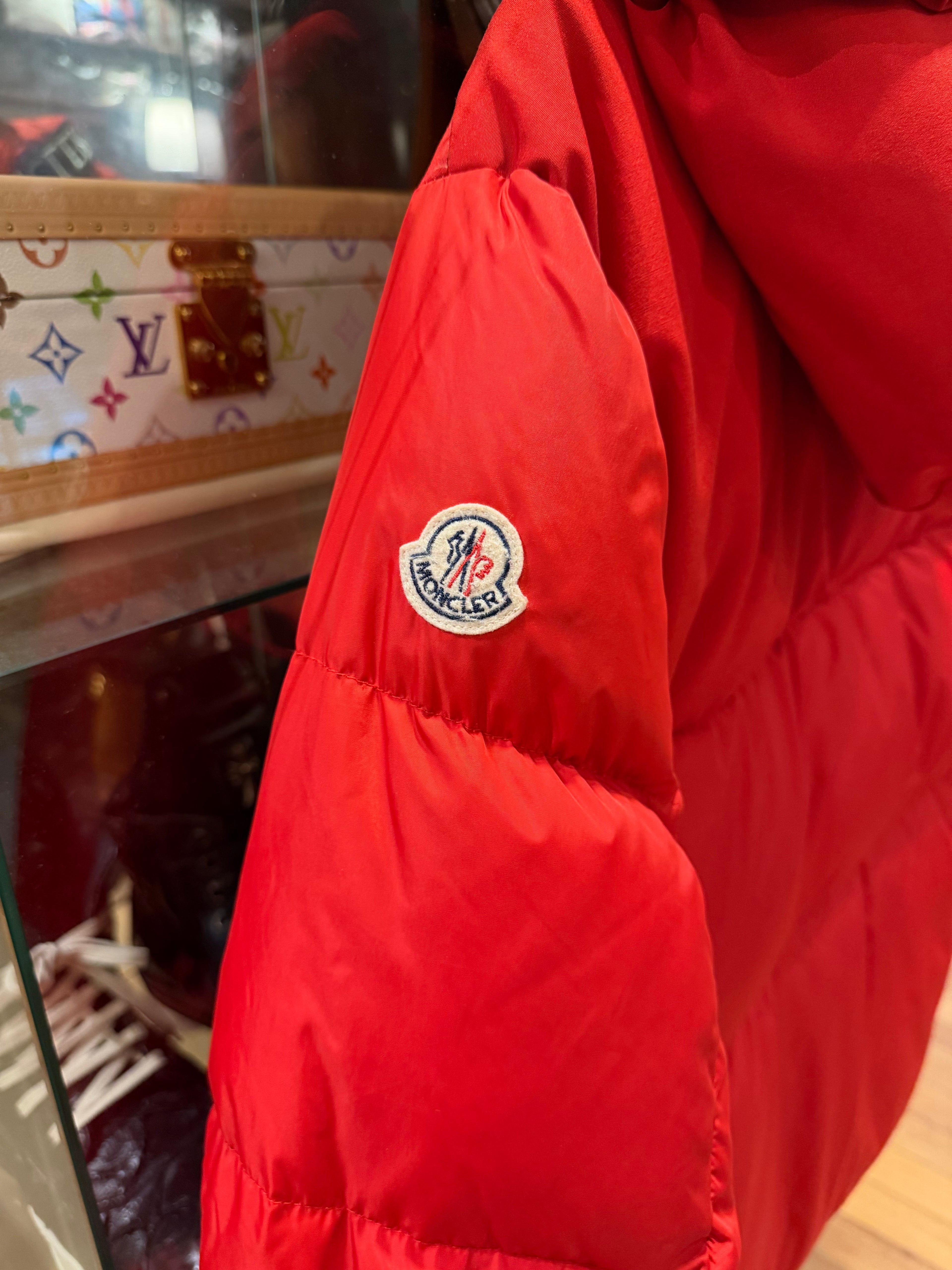 Moncler Montclar Giubbotto
Down Puffer - Red