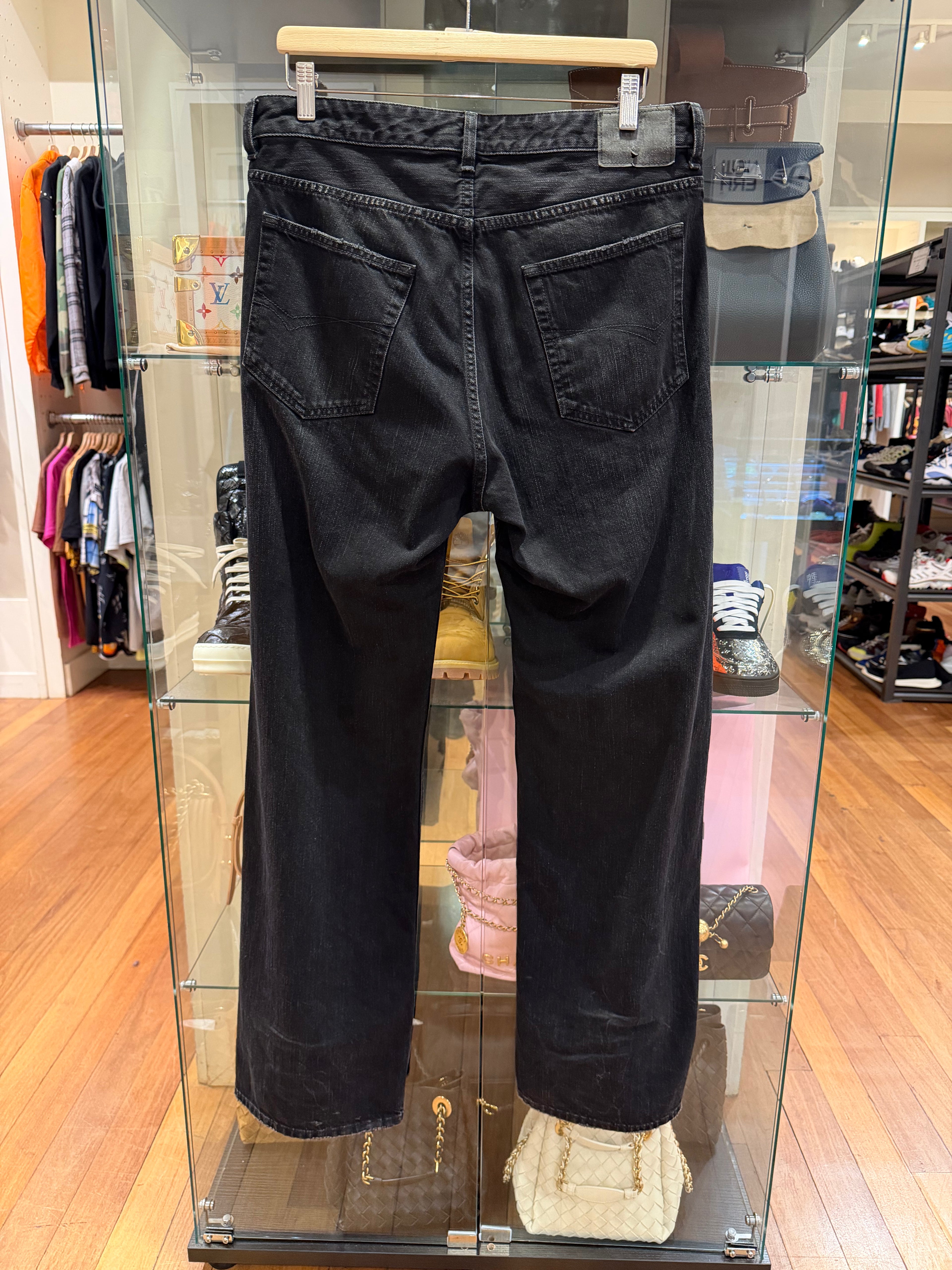 Balenciag
Garde-Robe
Denim Baggy Jeans - Black