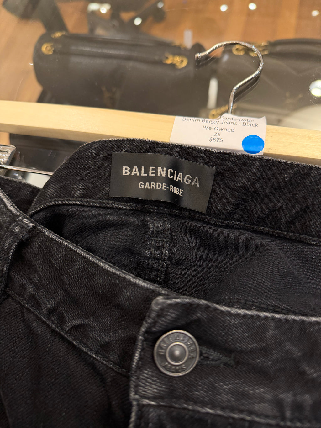 Balenciag
Garde-Robe
Denim Baggy Jeans - Black