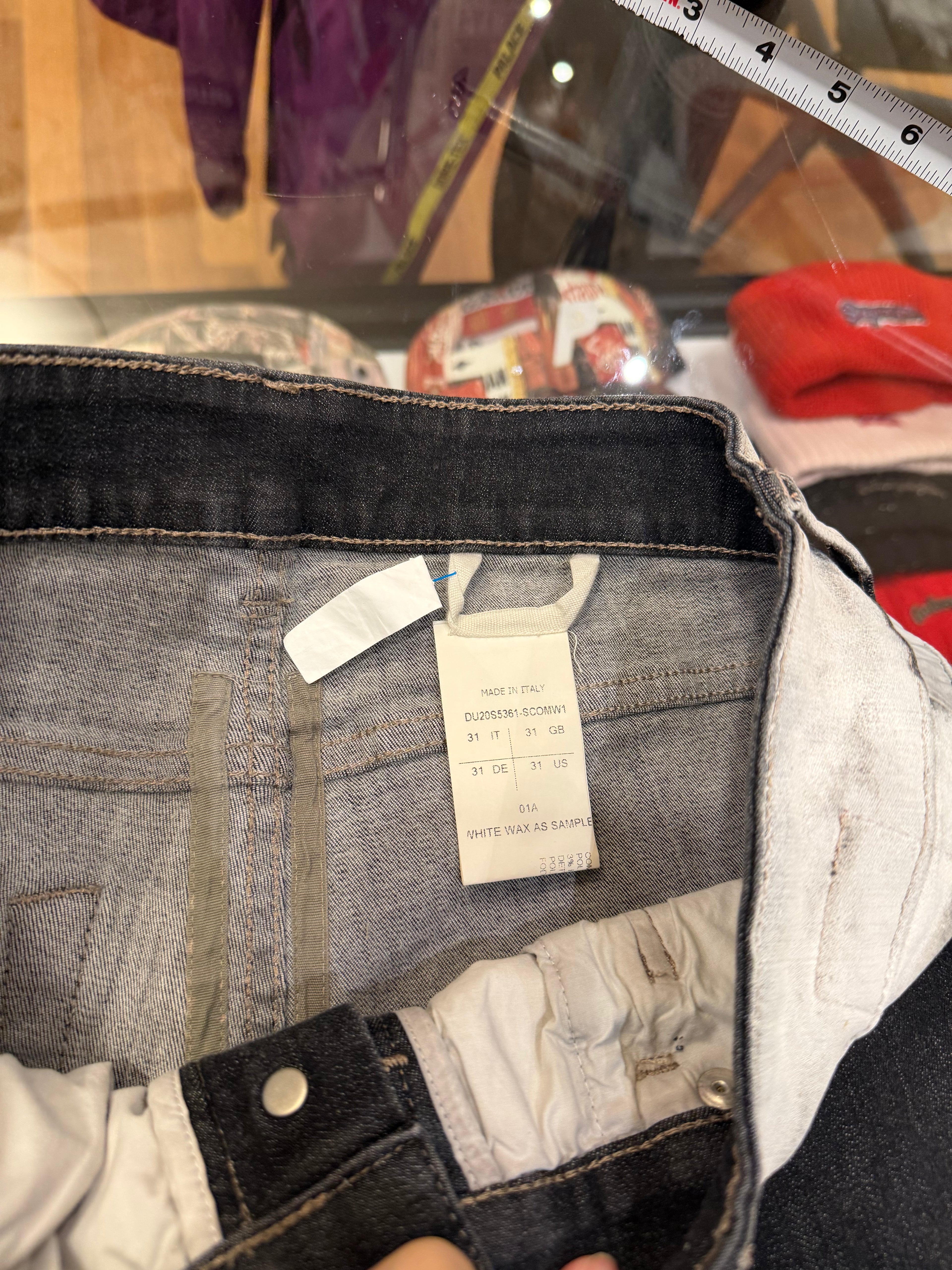 Rick Owens Tyrone Cut
Detroit White Wax Denim
Jeans