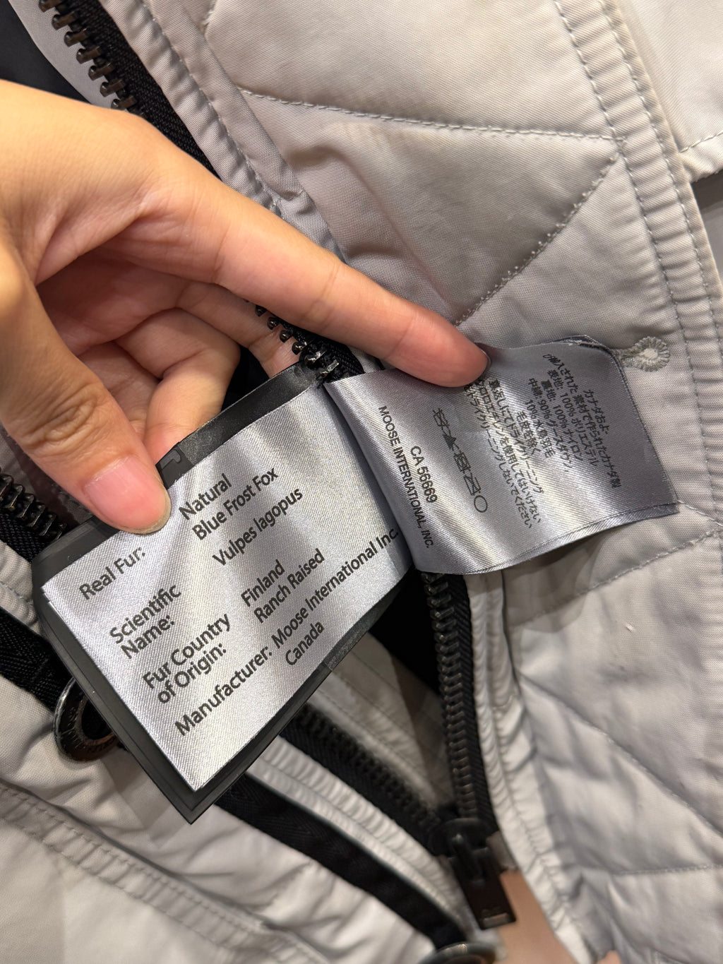 Moose Knuckles Onyx Quilted
Parka - Grey
