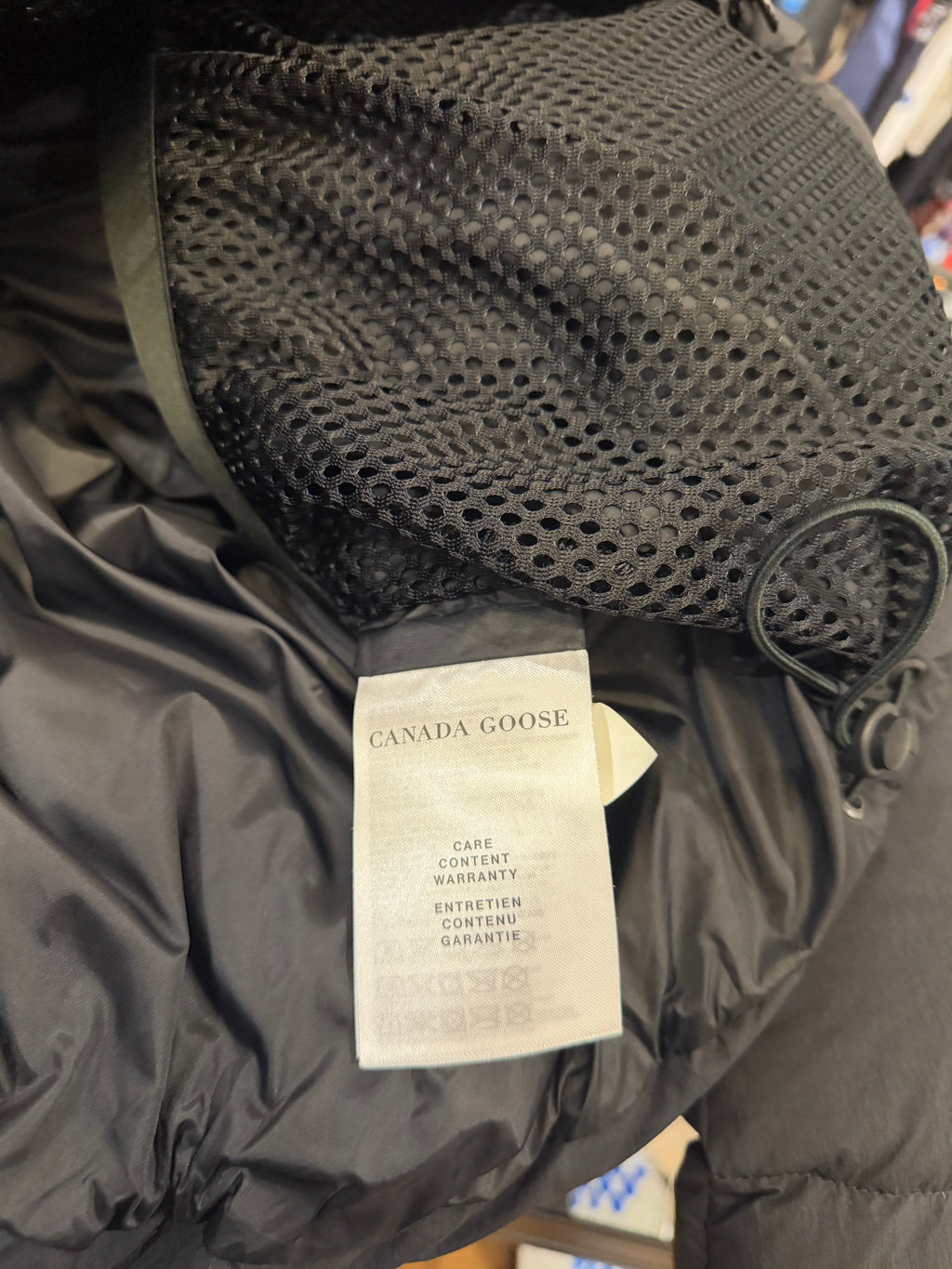 Canada Goose Puffer Jacket -
Black