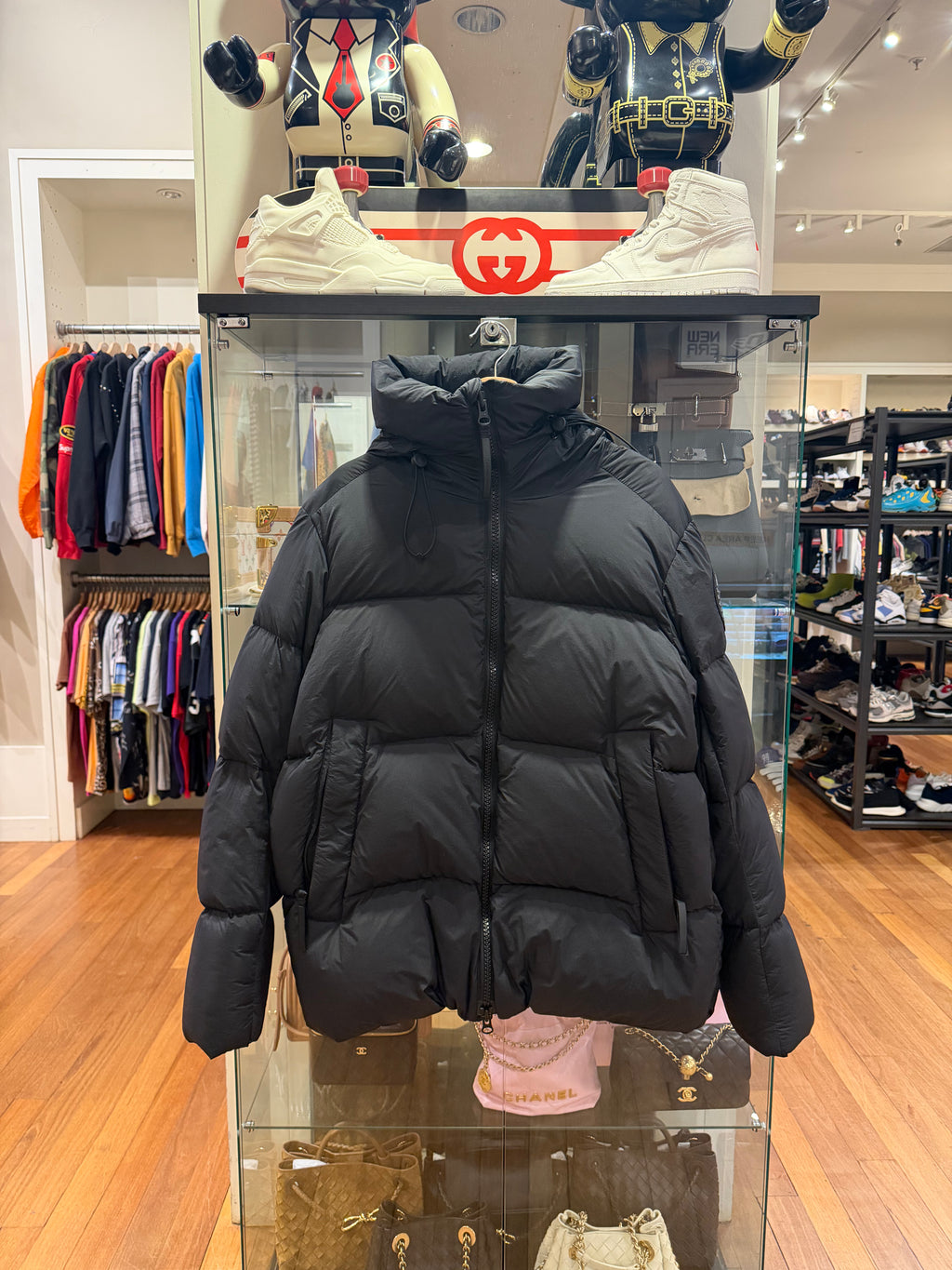 Canada Goose Puffer Jacket -
Black