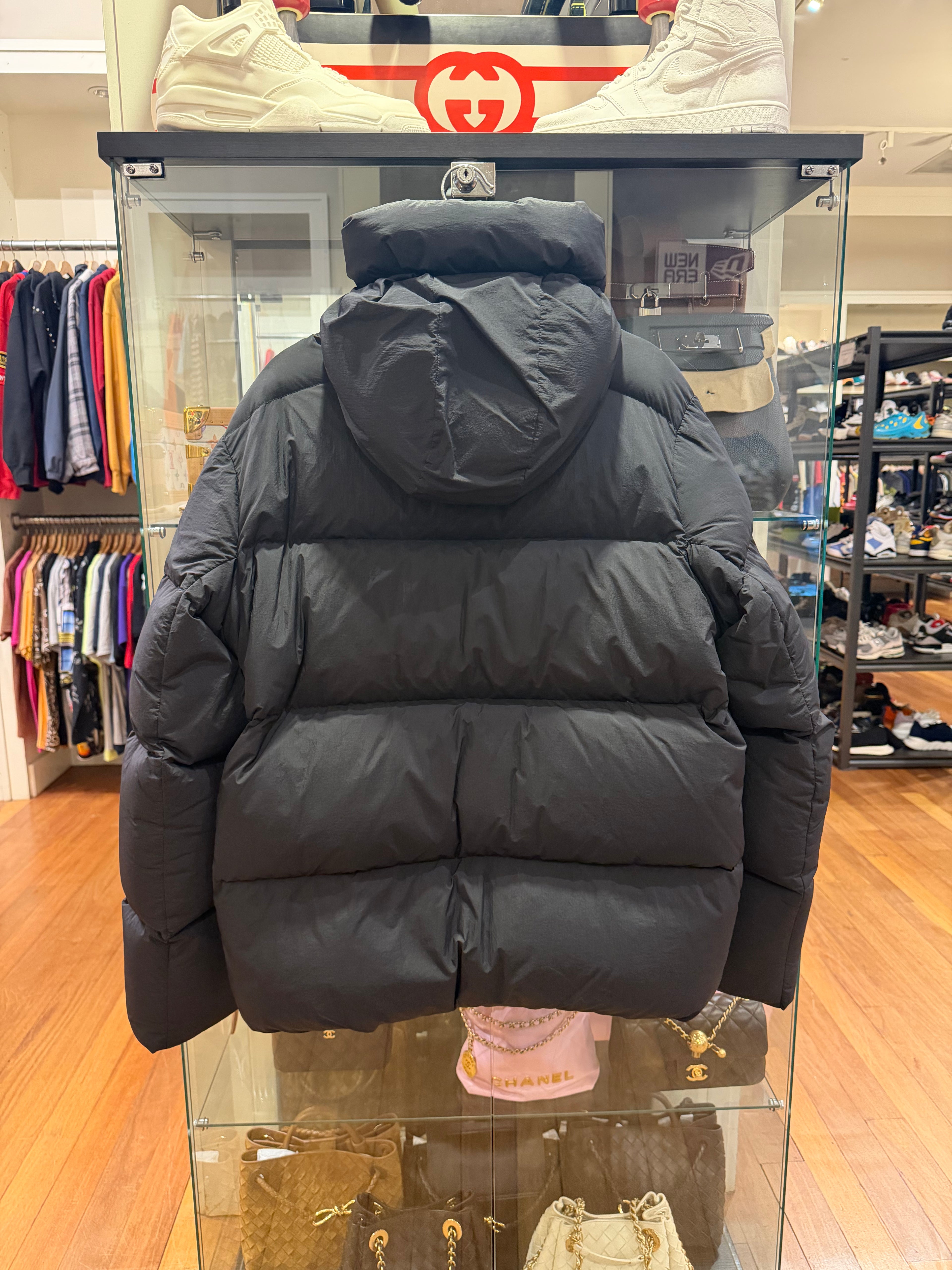 Canada Goose Puffer Jacket -
Black