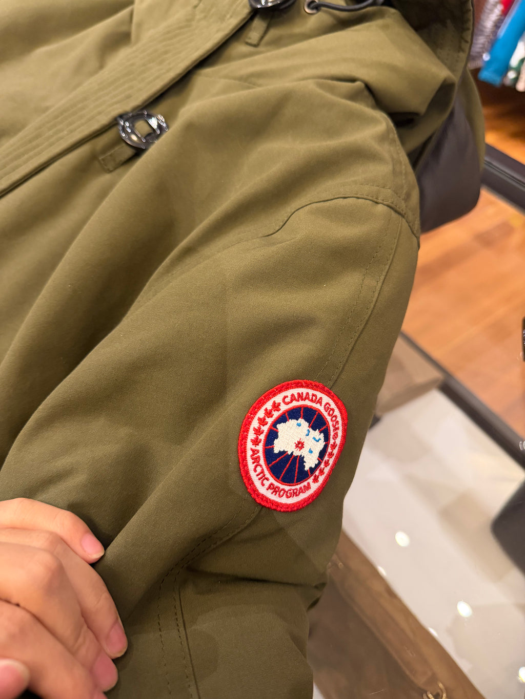 Canado Goose Down Puffer
Jacket - Green
