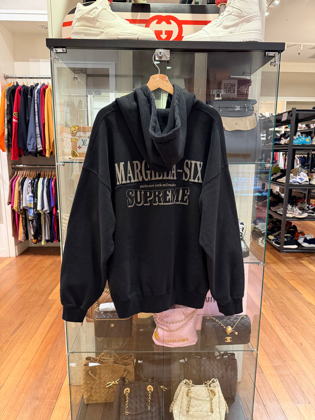 Supreme x Maison Margiela
Eagle Zip Up - Black