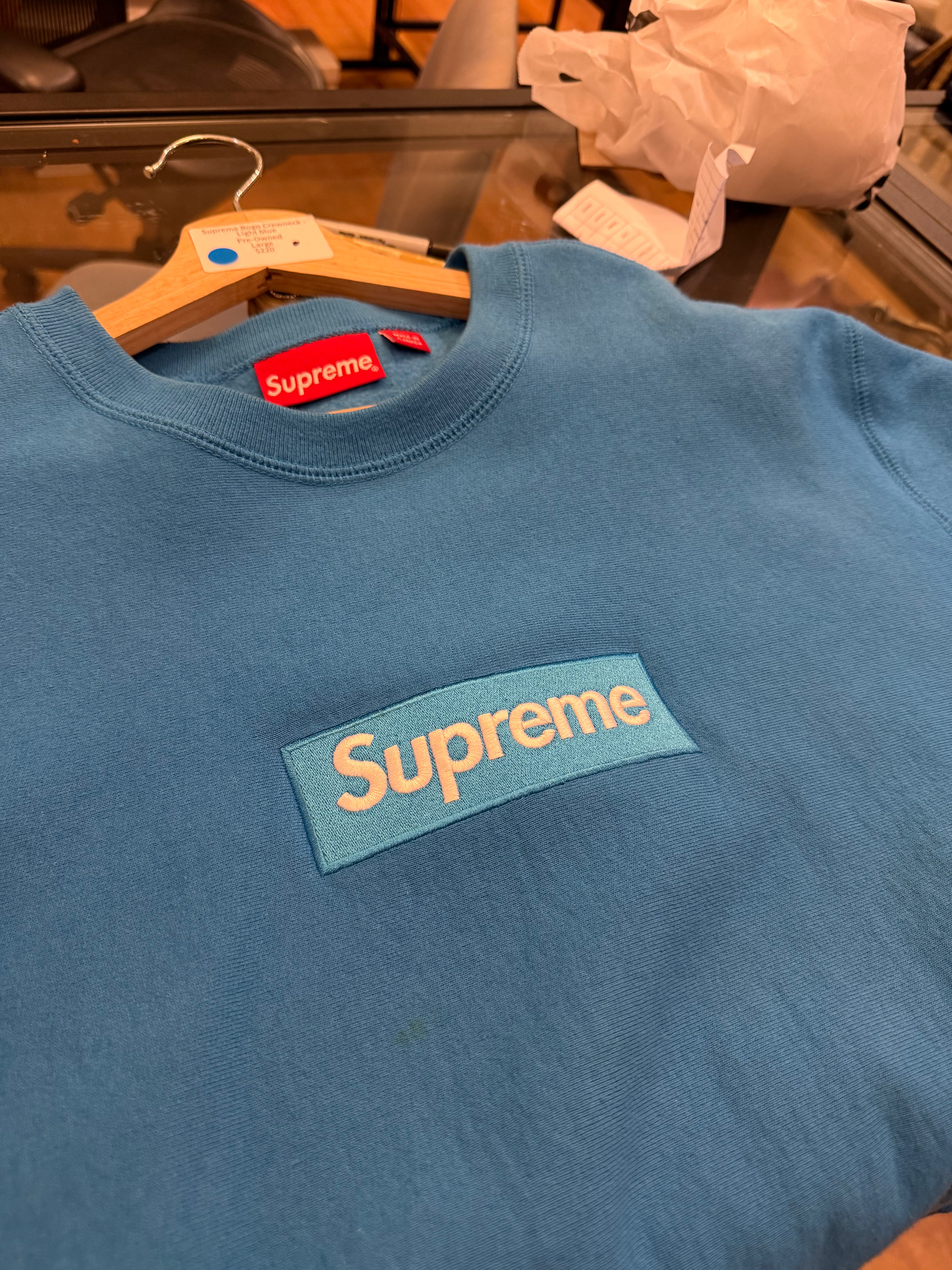 Supreme Bogo Crewneck -
Light blue