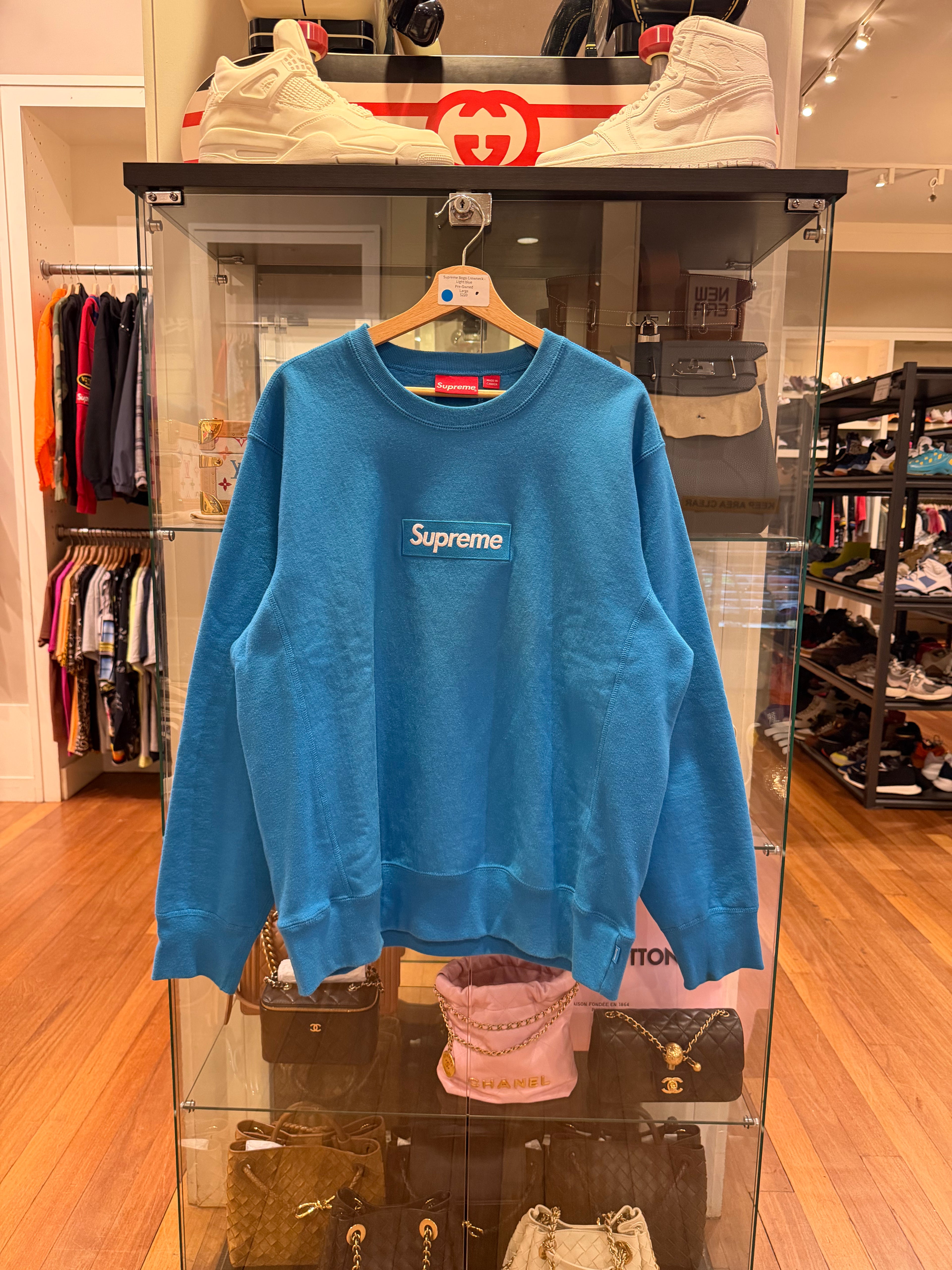 Supreme Bogo Crewneck -
Light blue