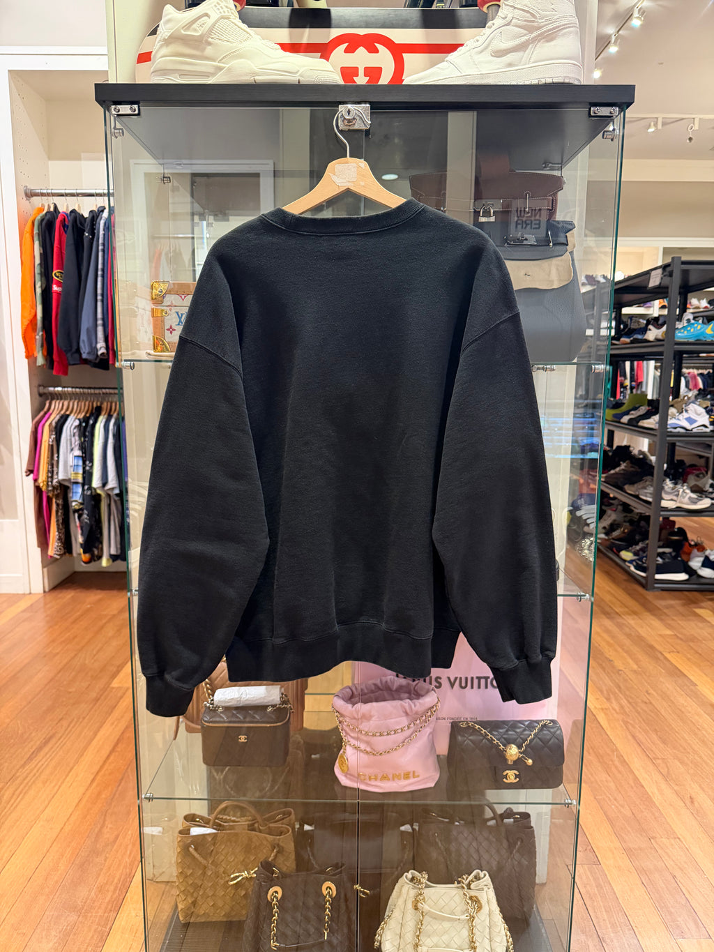 Supreme Crest Crewneck
-Black